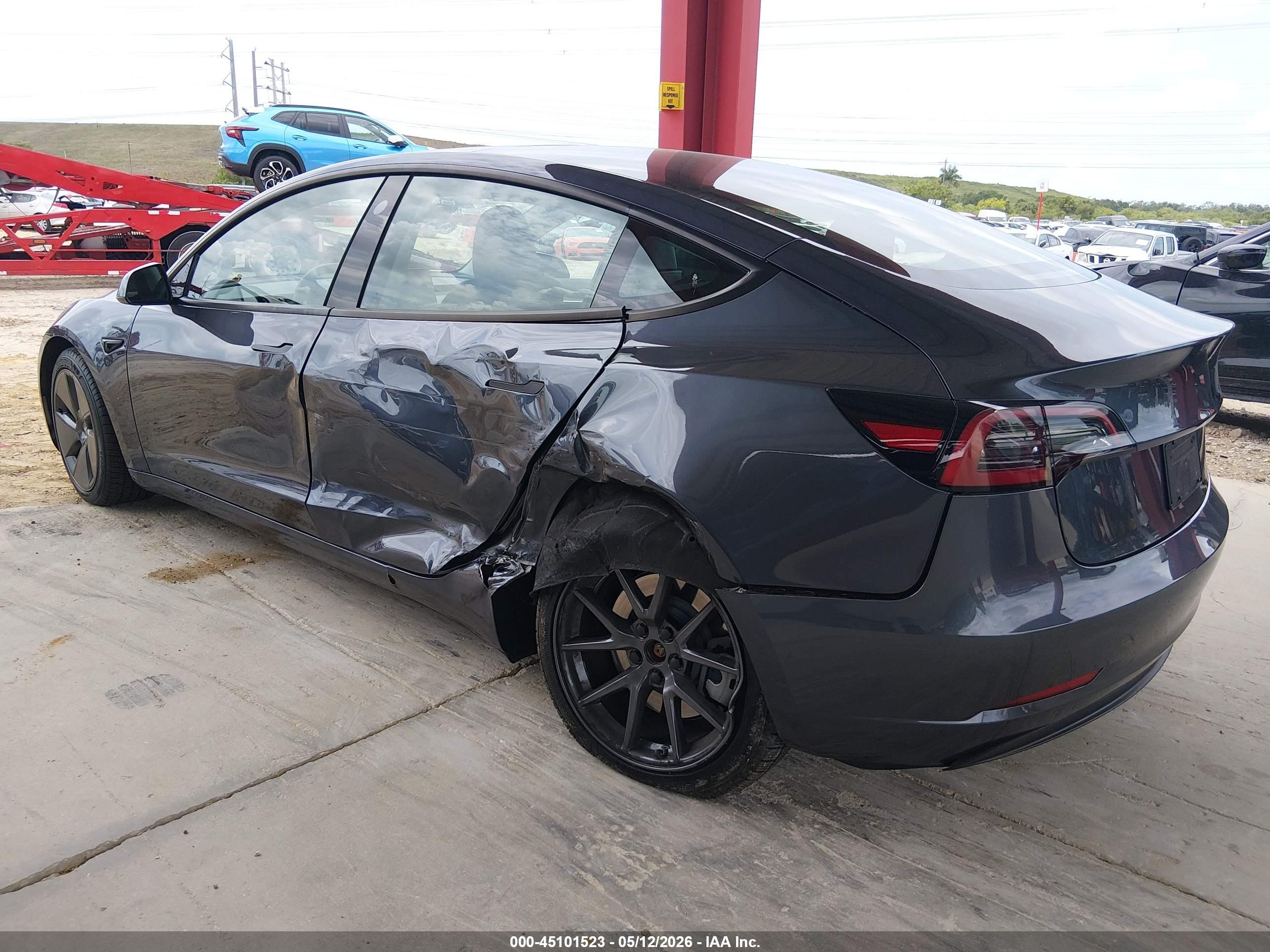 TESLA MODEL image 6