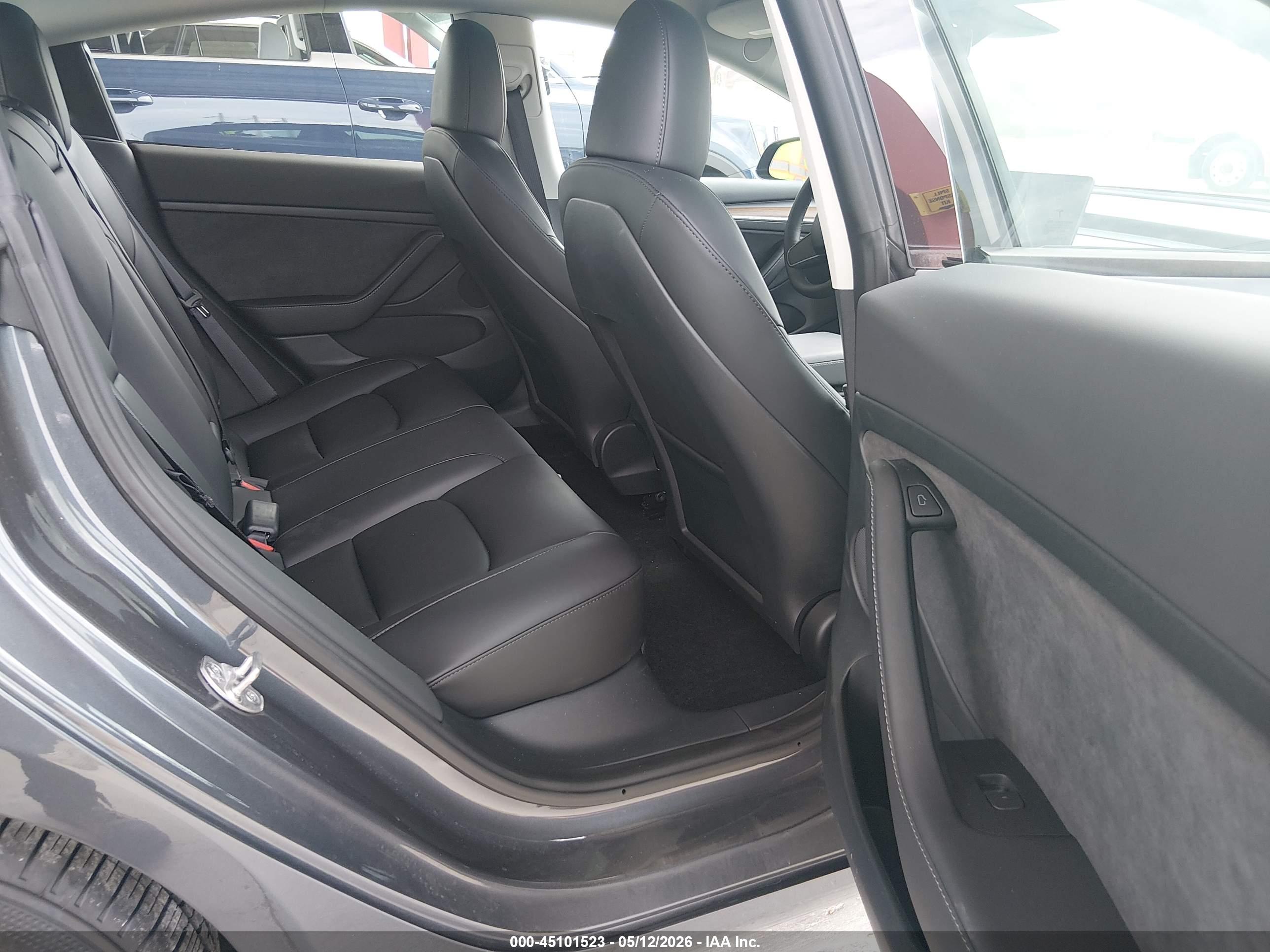 TESLA MODEL image 8