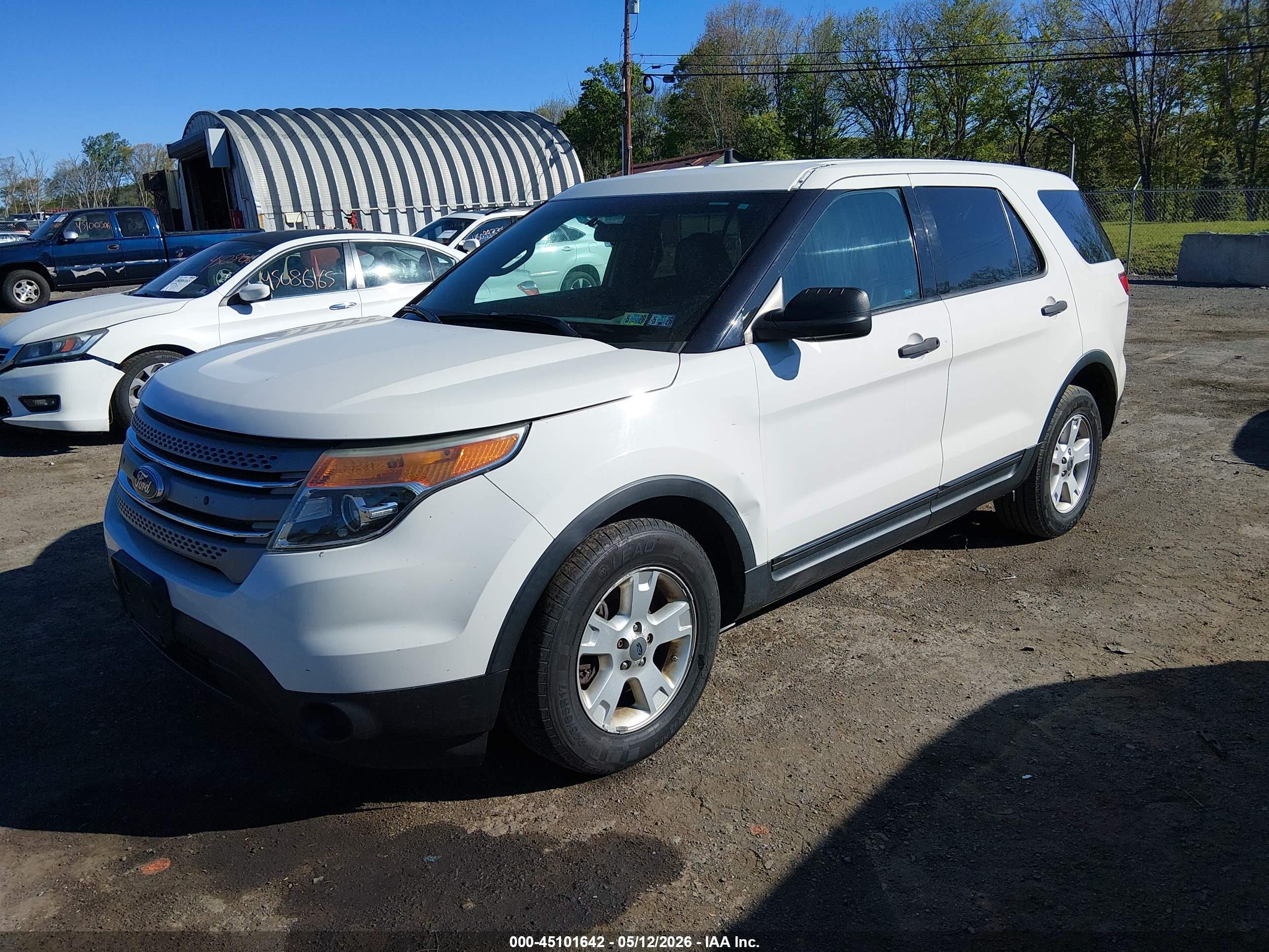 FORD EXPLORER image 2