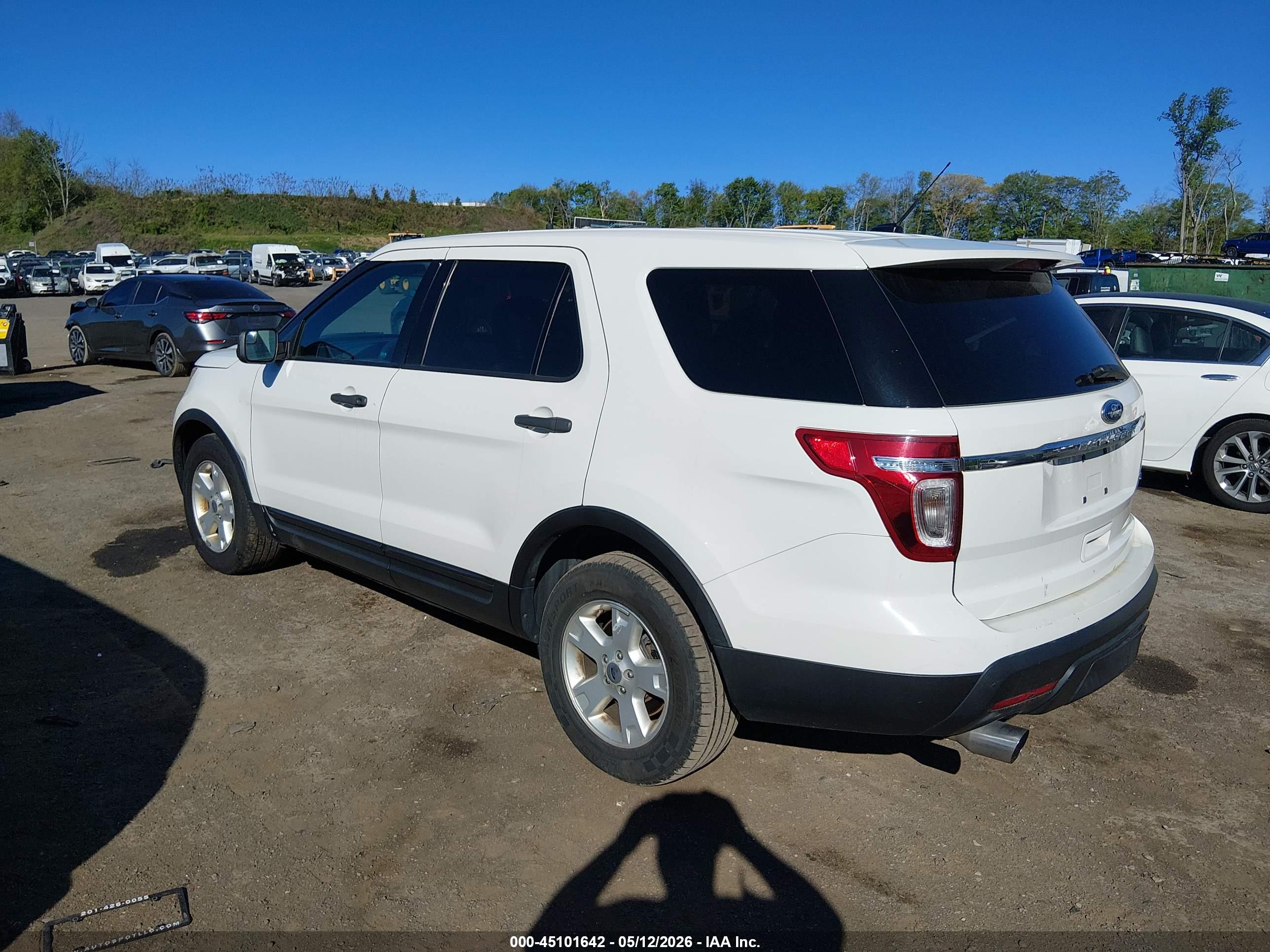 FORD EXPLORER image 3