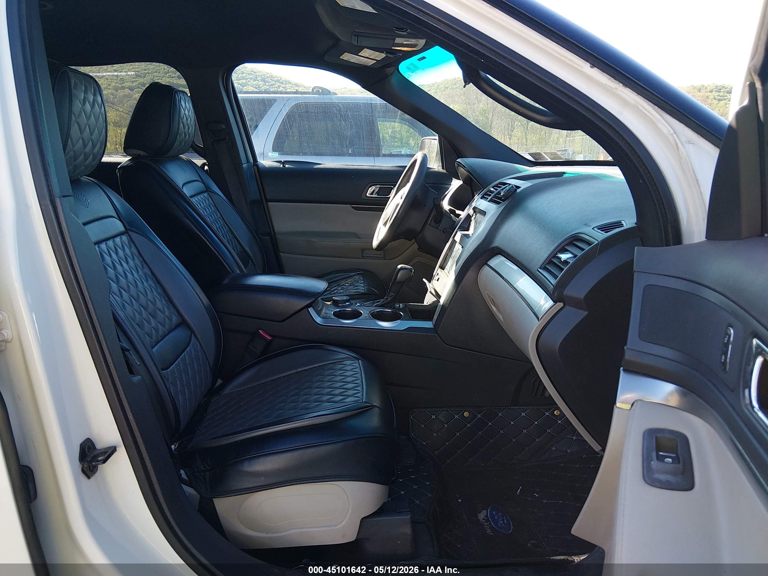 FORD EXPLORER image 5