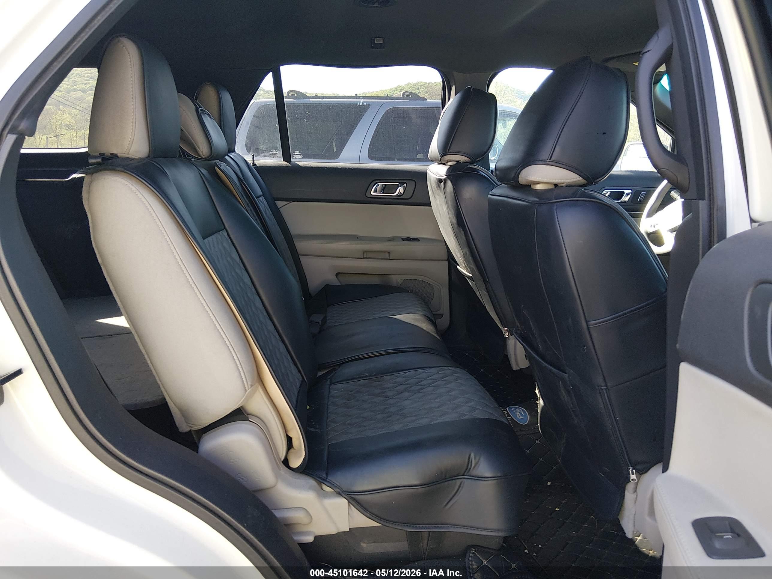 FORD EXPLORER image 8