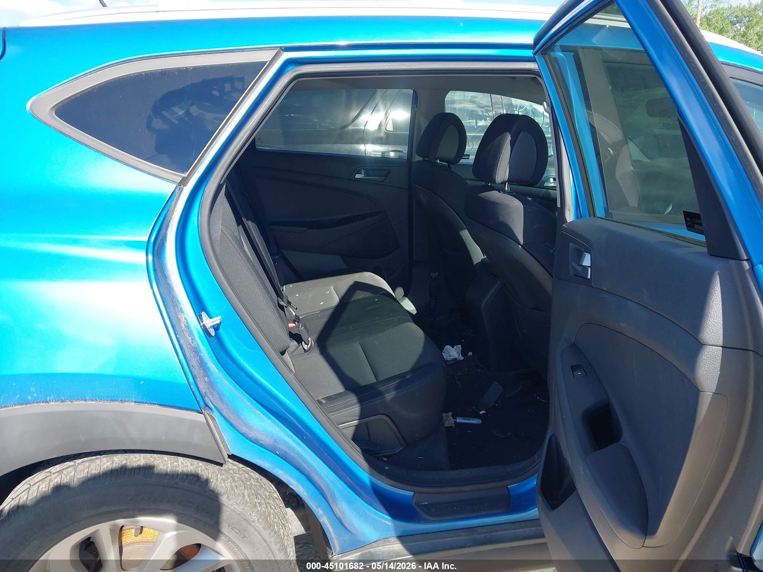 HYUNDAI TUCSON image 8