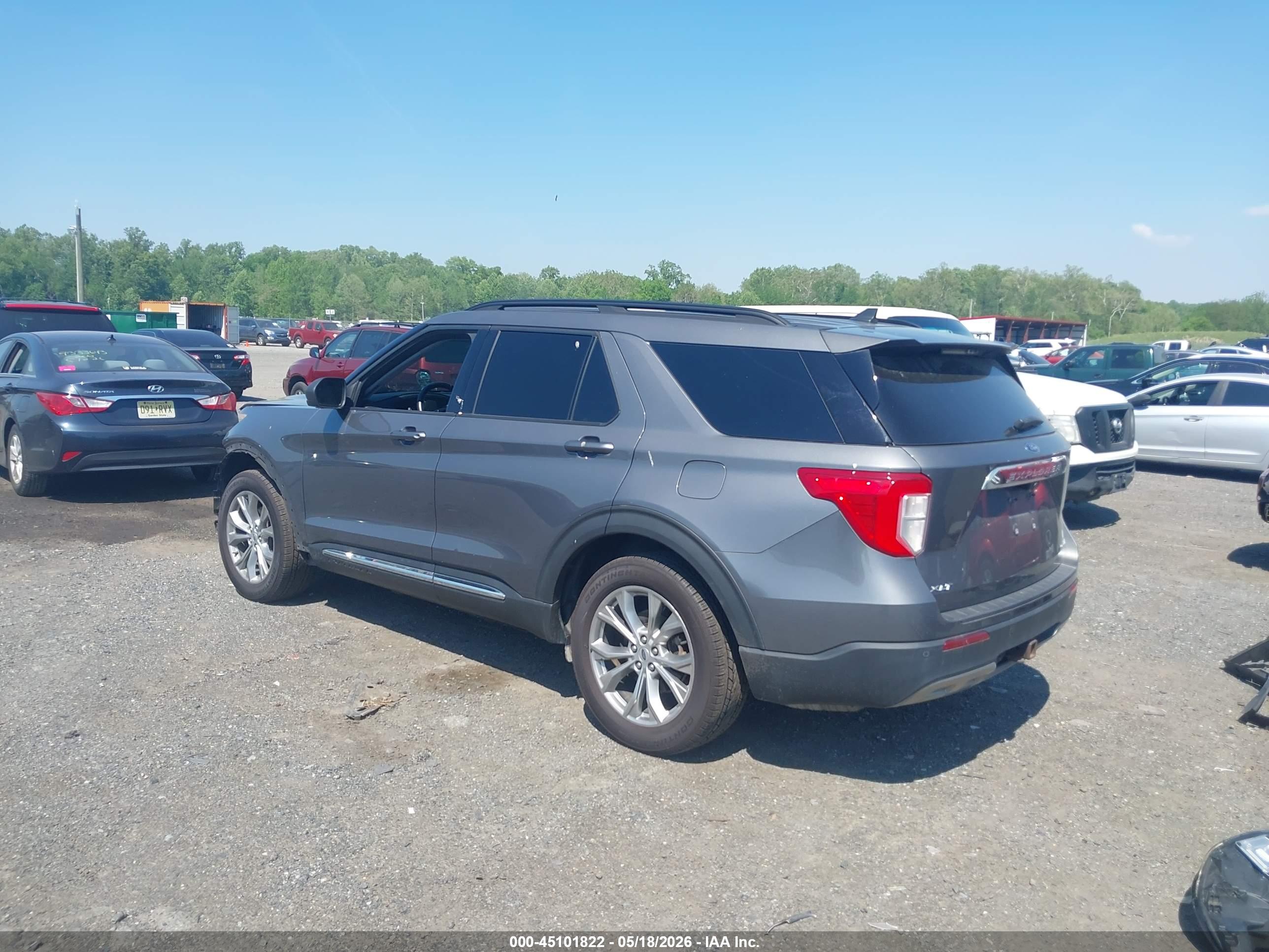 FORD EXPLORER image 3