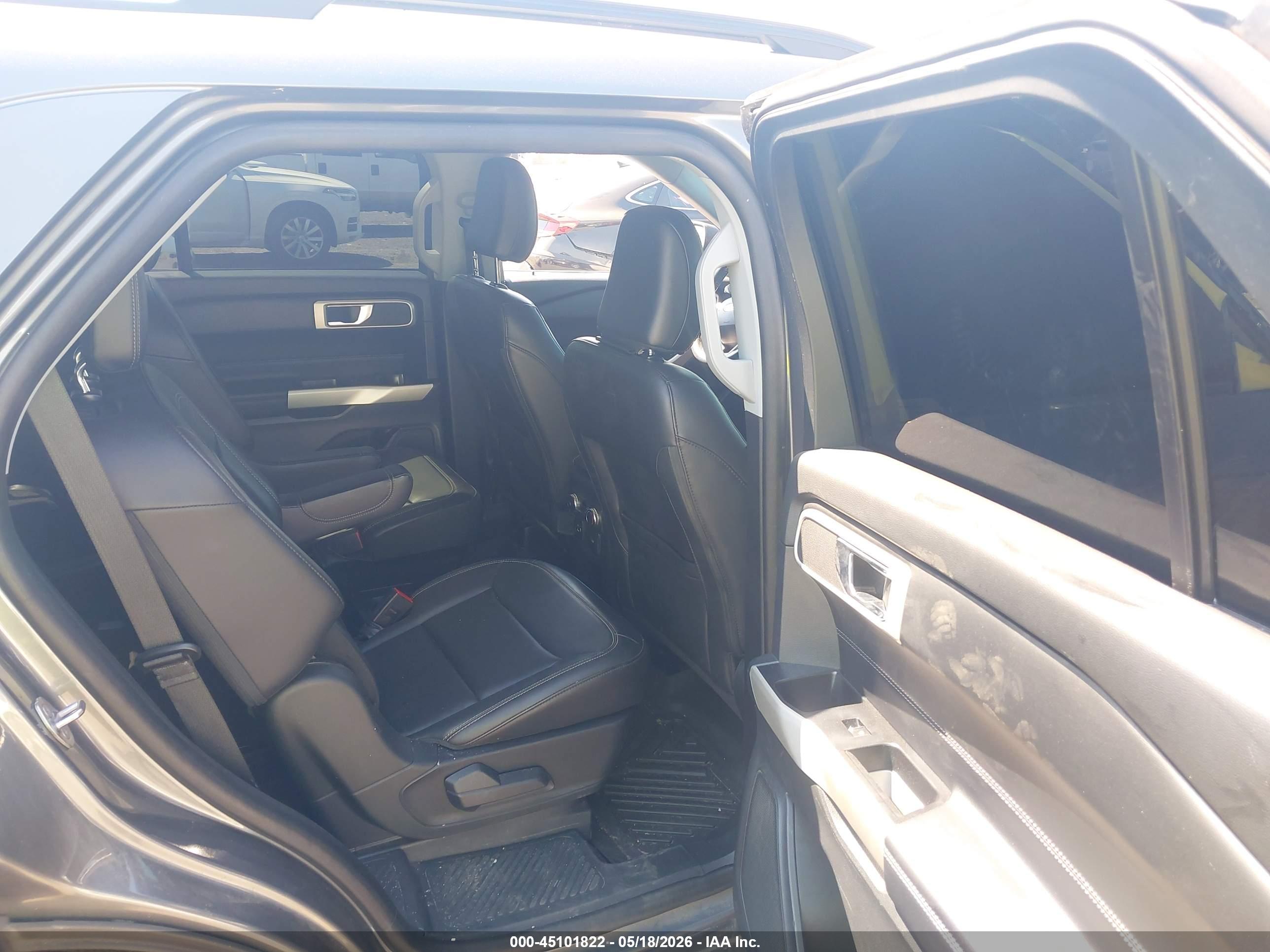 FORD EXPLORER image 8