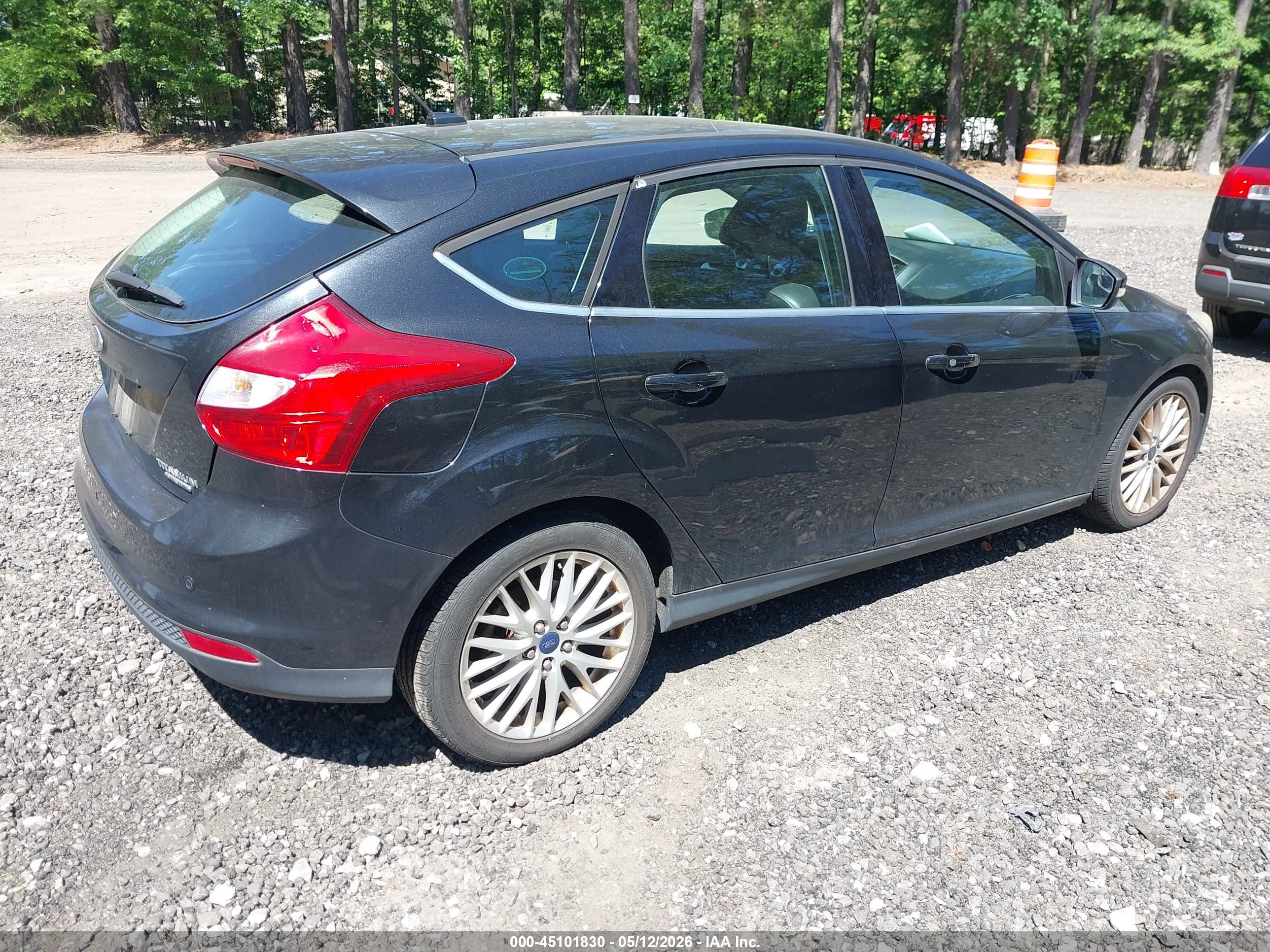 FORD FOCUS image 4