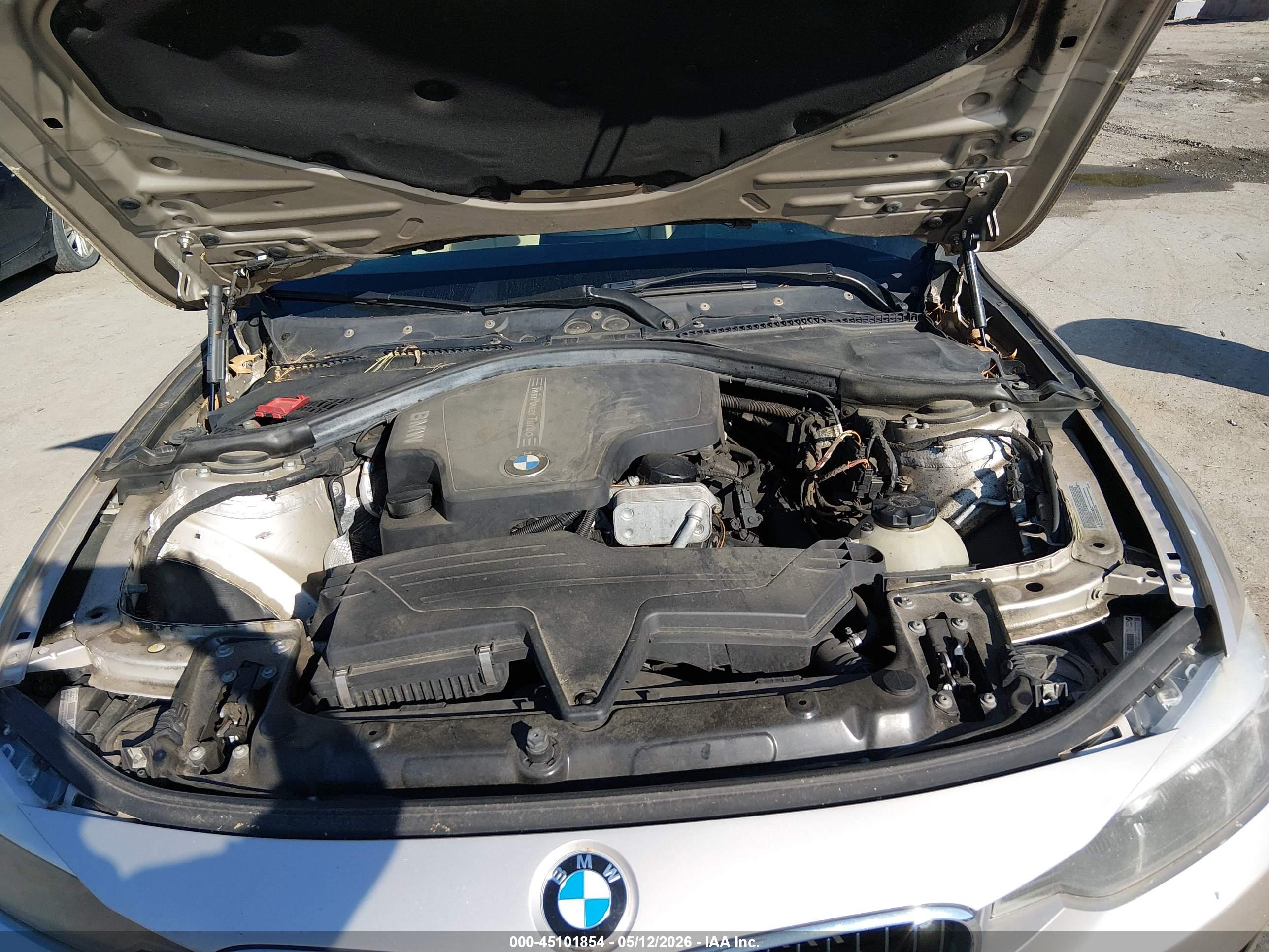 BMW 320I image 10