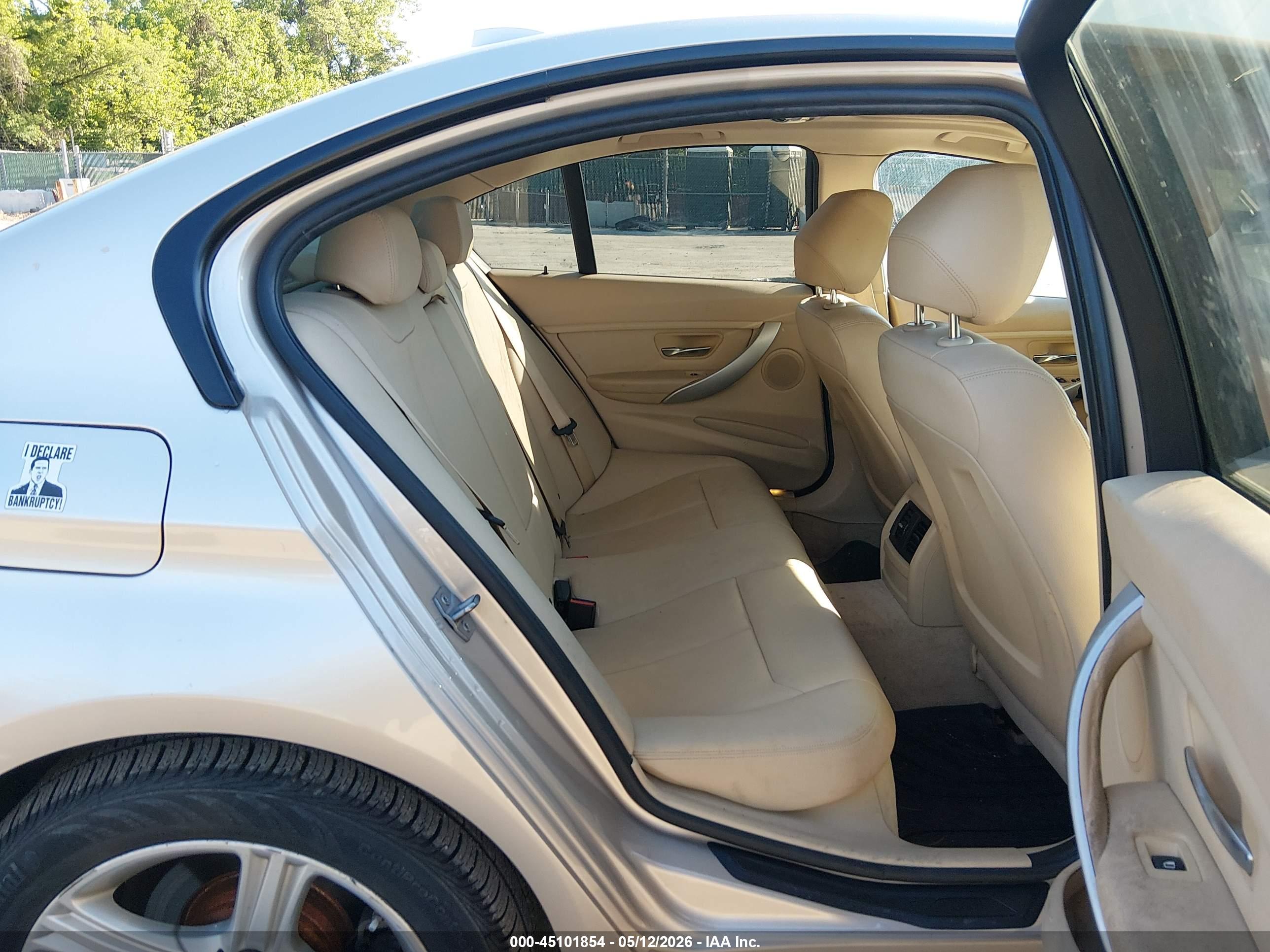 BMW 320I image 8