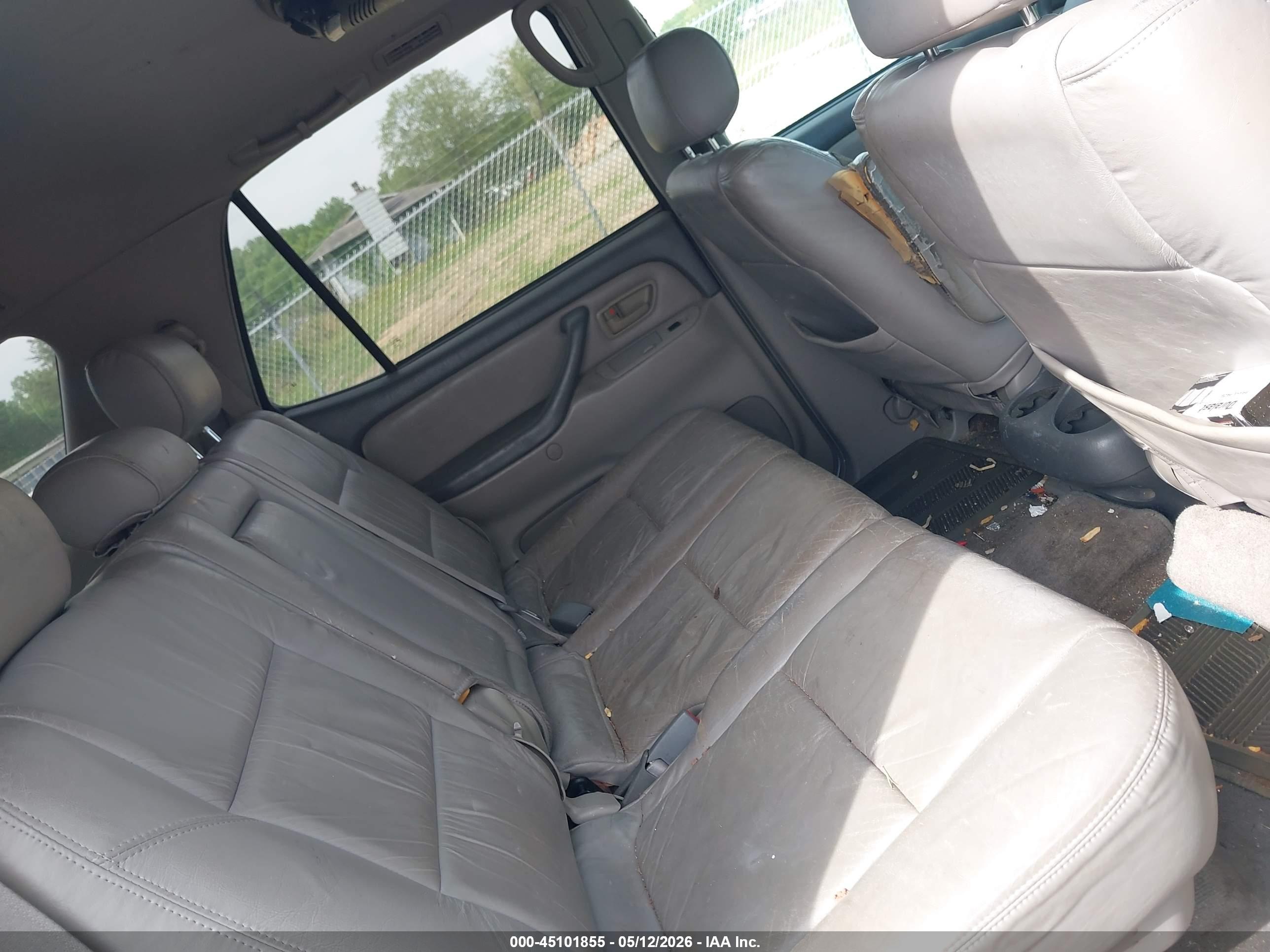 TOYOTA SEQUOIA image 8