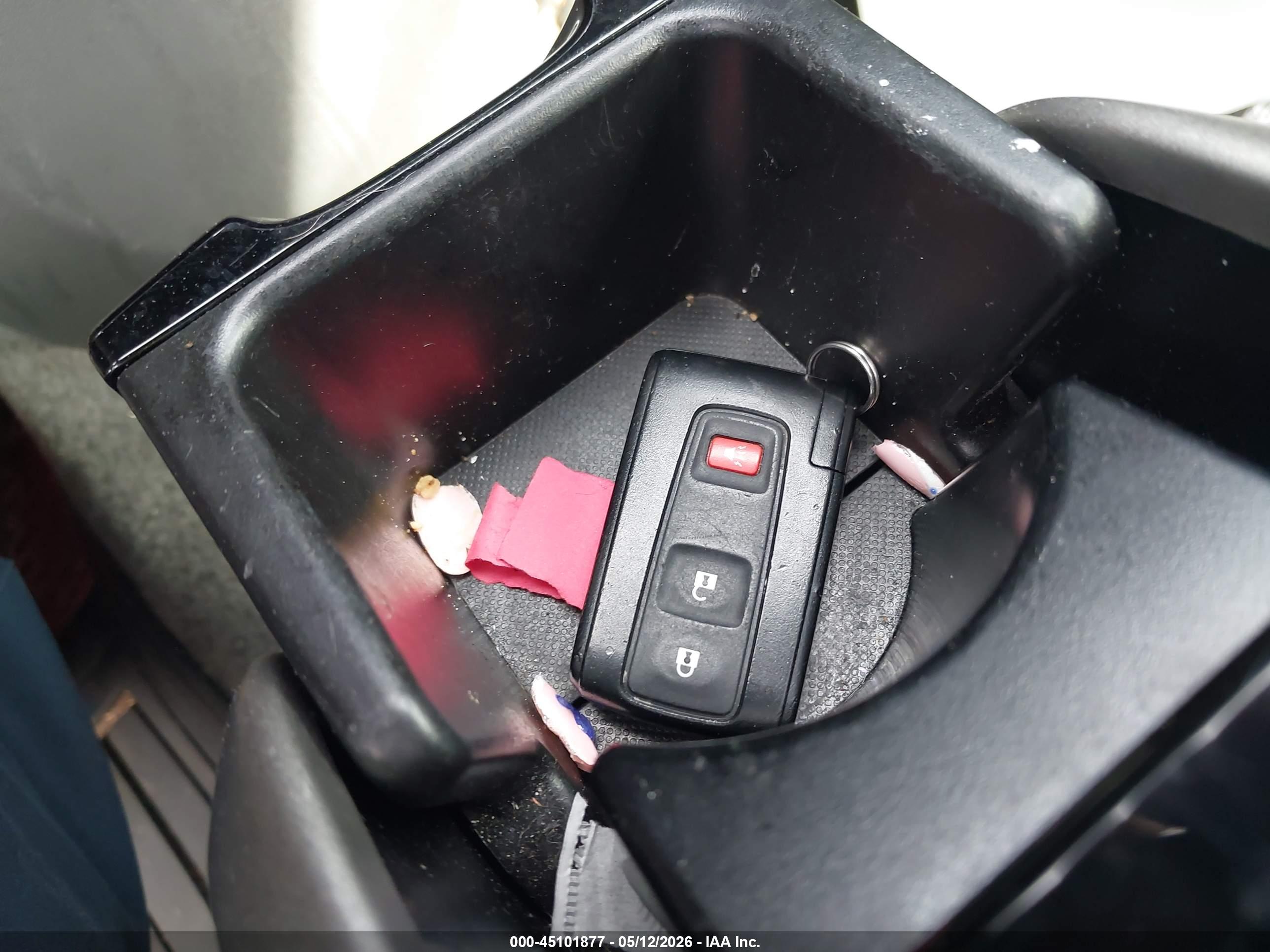 TOYOTA PRIUS image 11