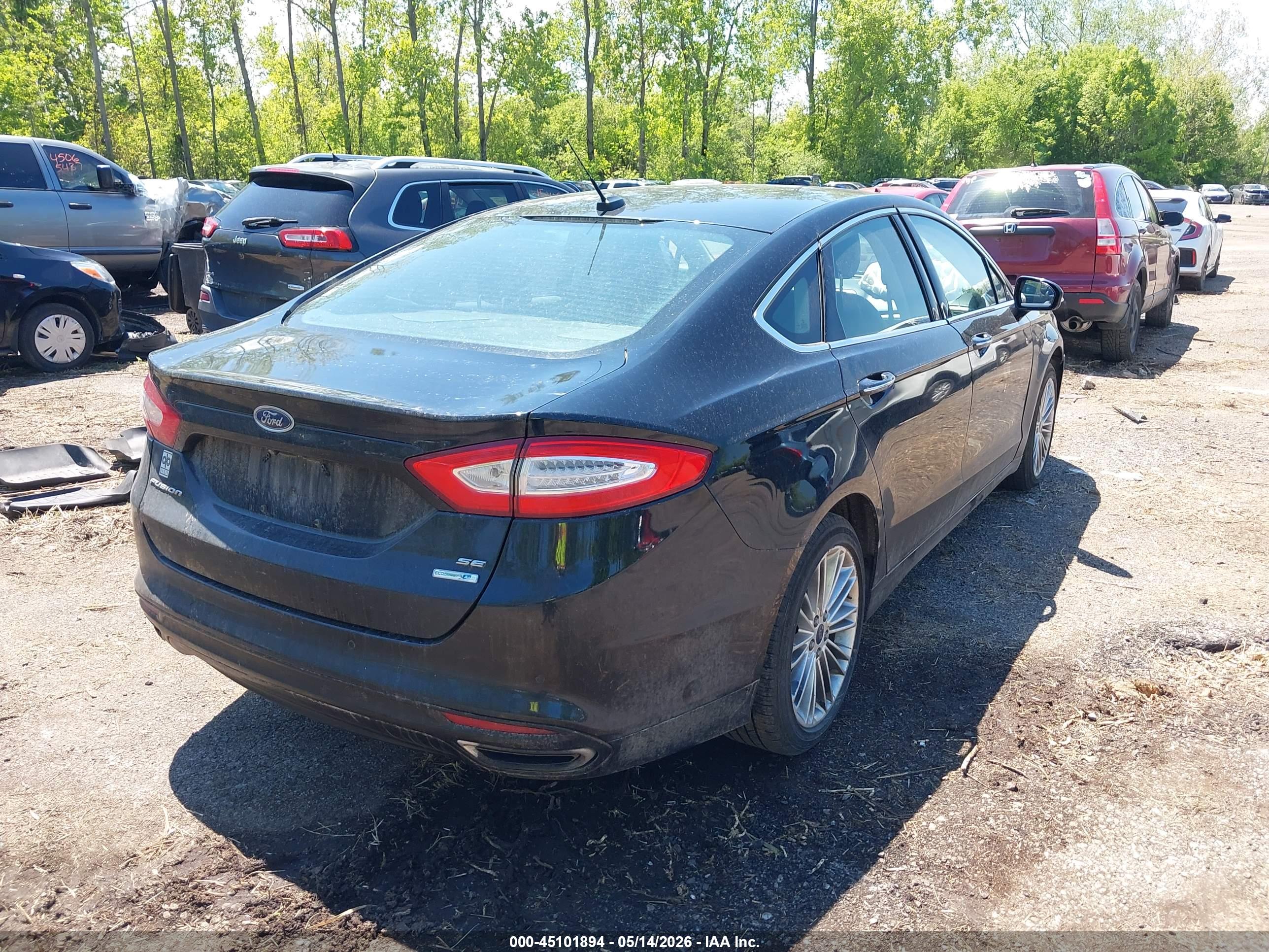 FORD FUSION image 4