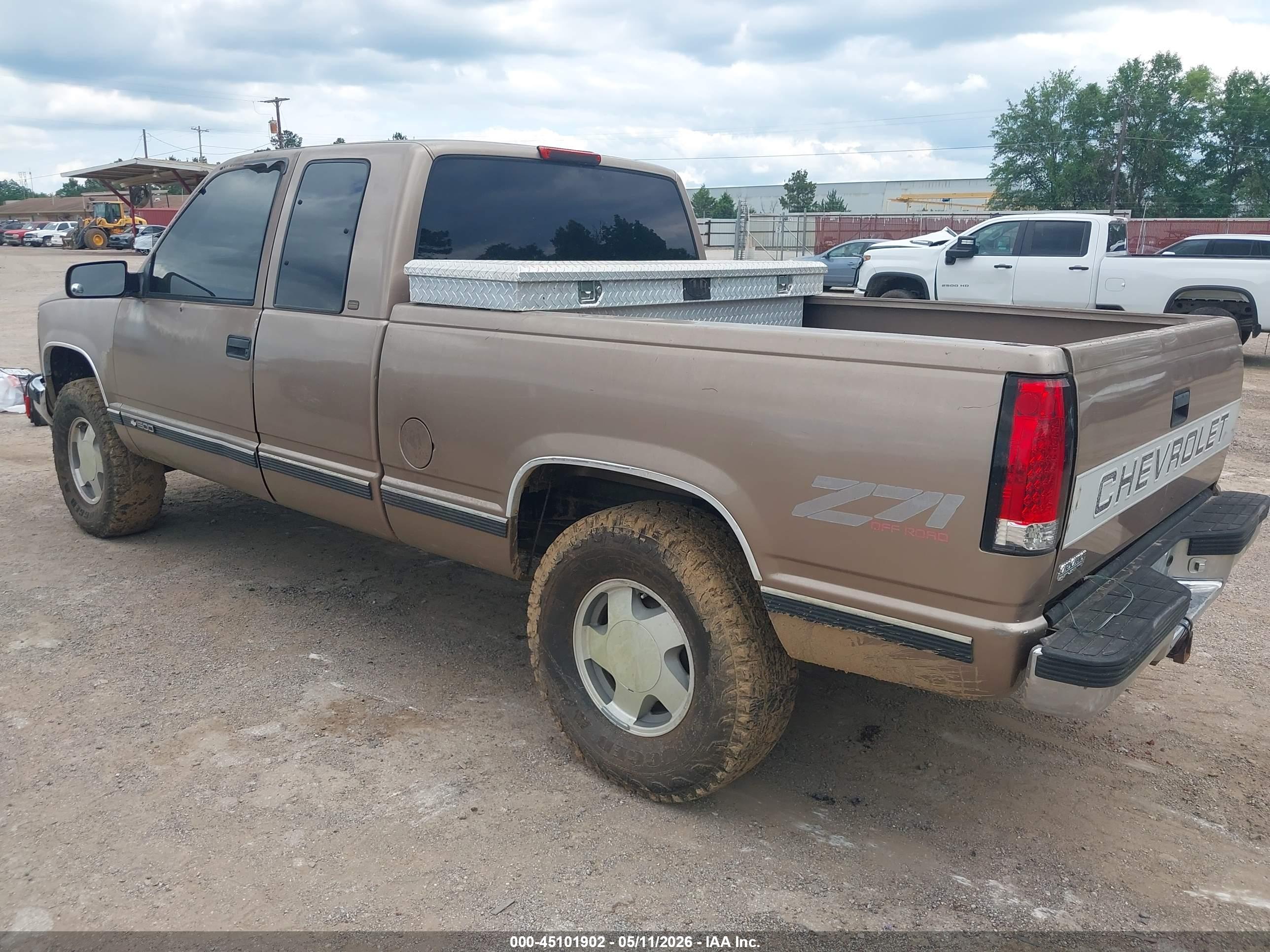CHEVROLET C/K image 3