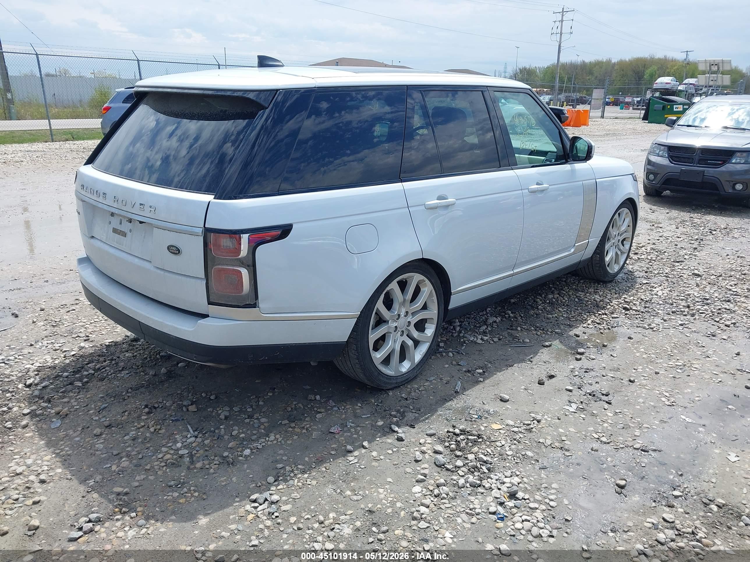 LAND ROVER image 4