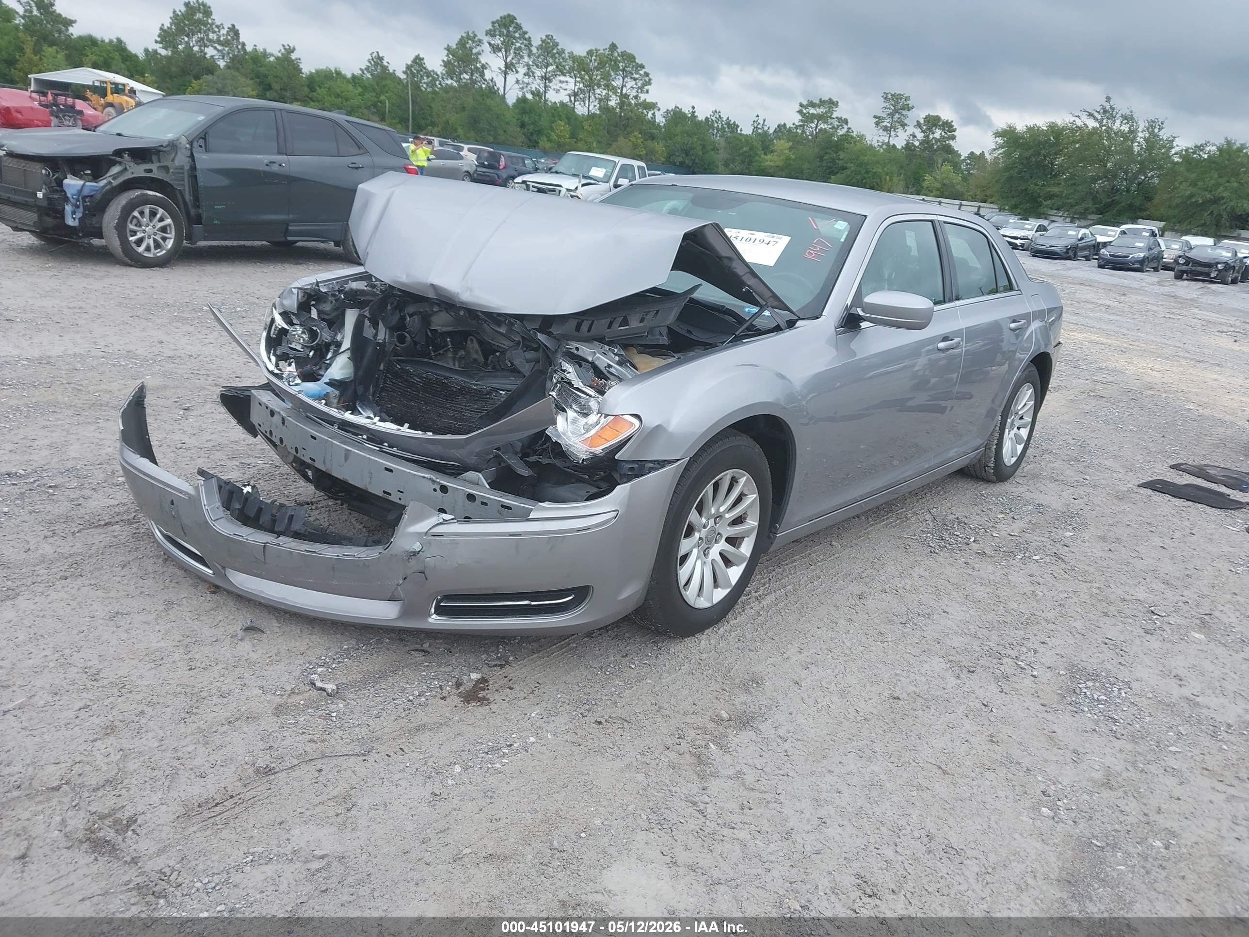 CHRYSLER 300 image 2