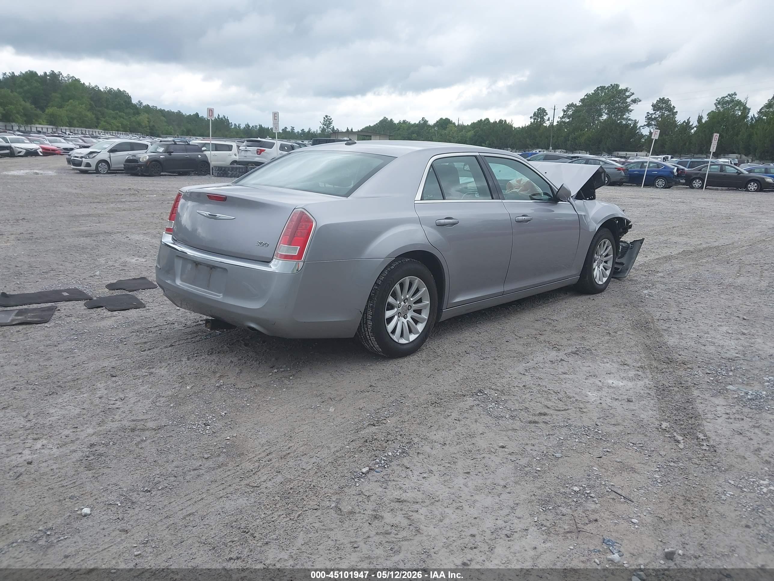 CHRYSLER 300 image 4