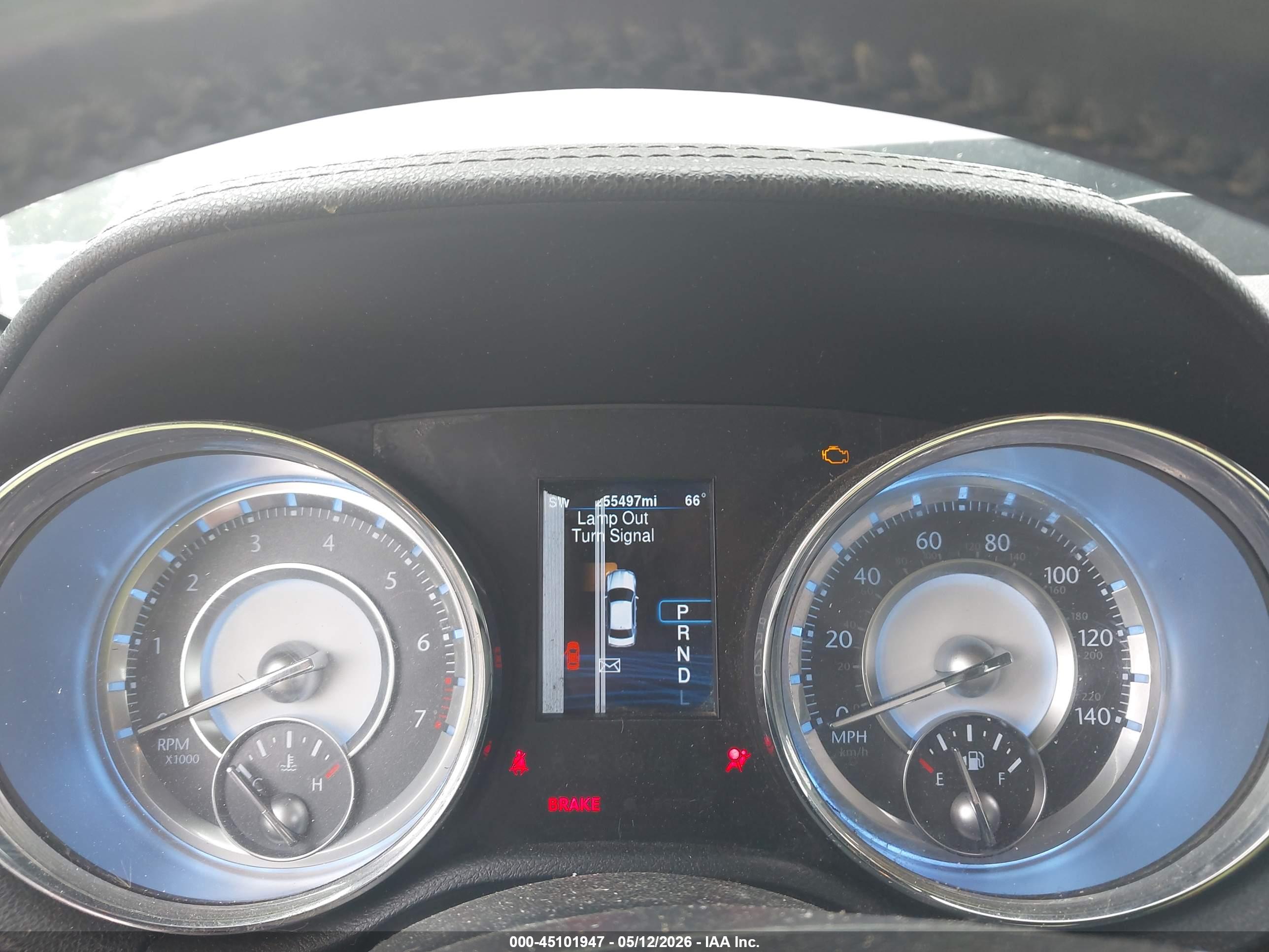 CHRYSLER 300 image 7