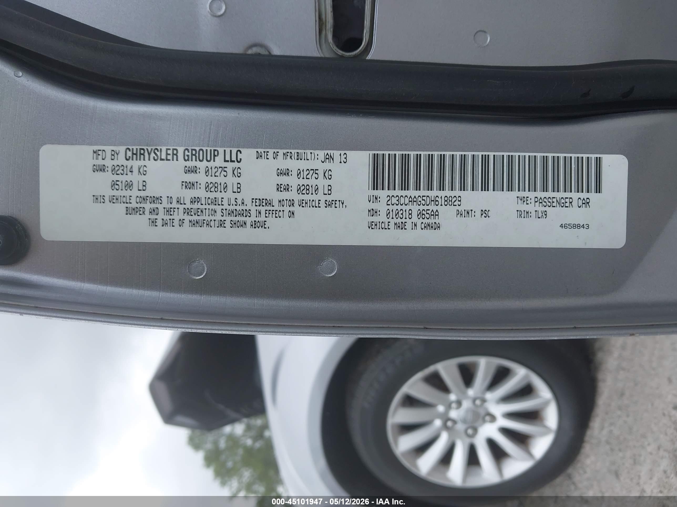CHRYSLER 300 image 9