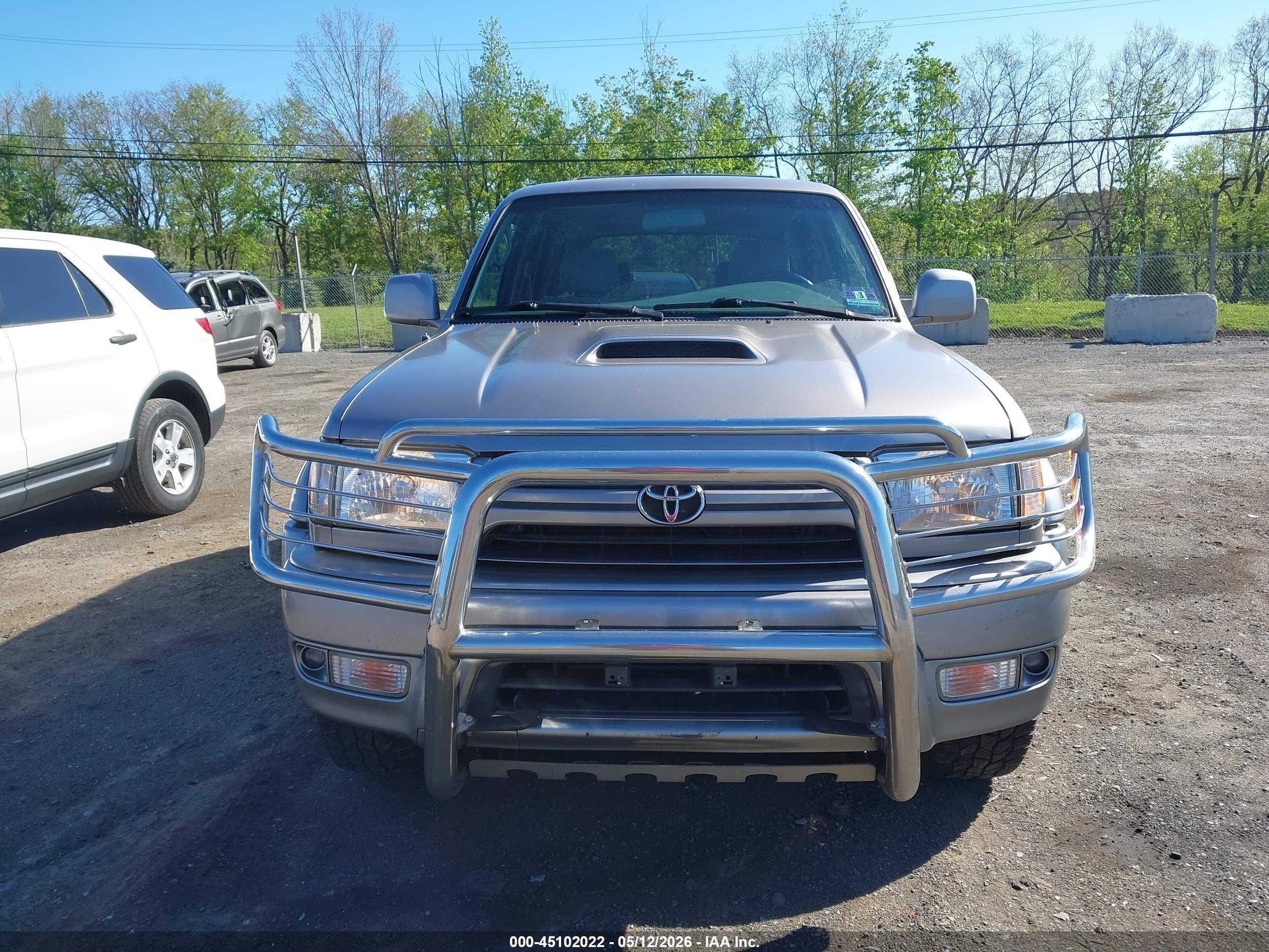 TOYOTA 4RUNNER image 6