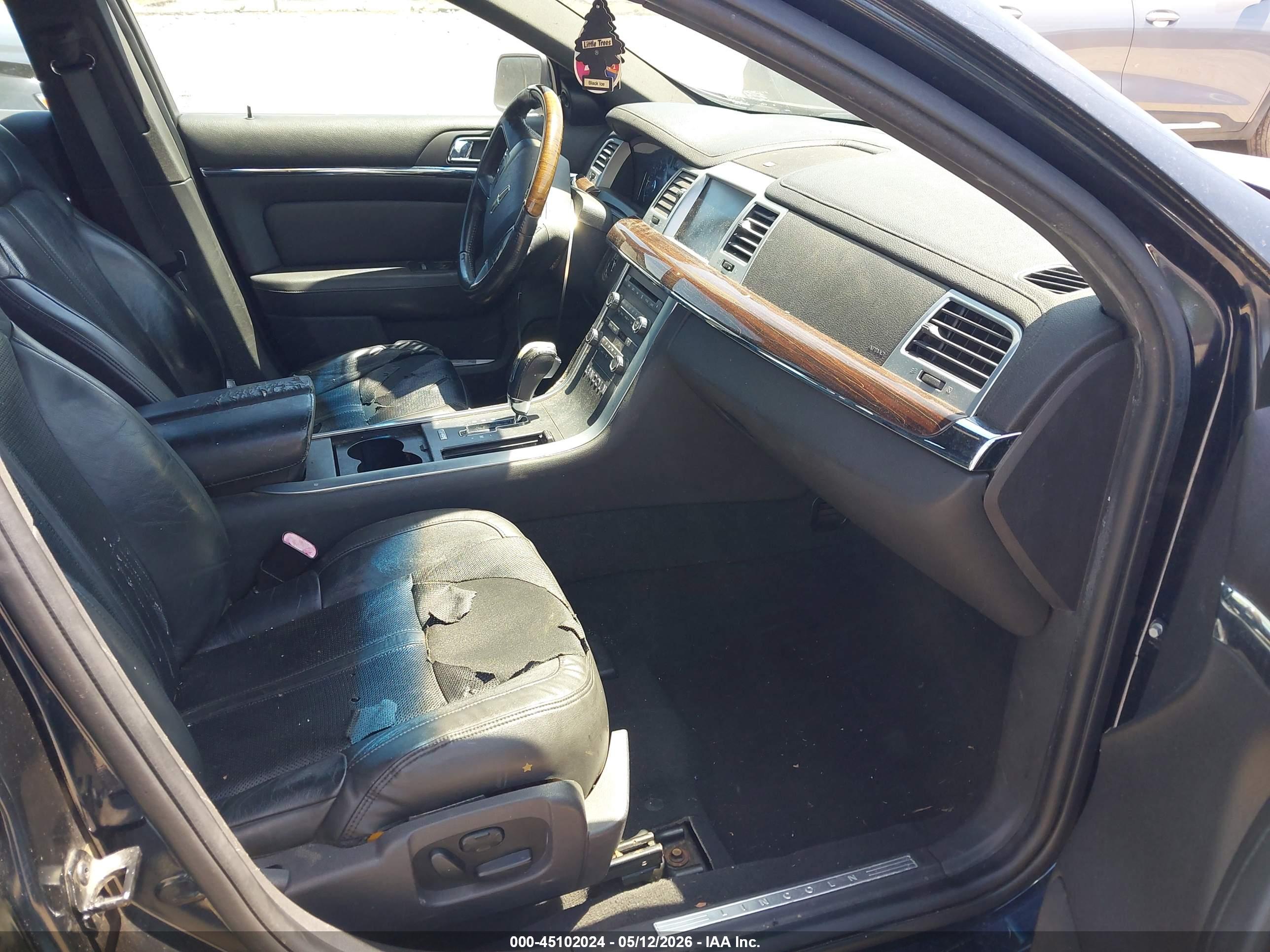 LINCOLN MKS image 5