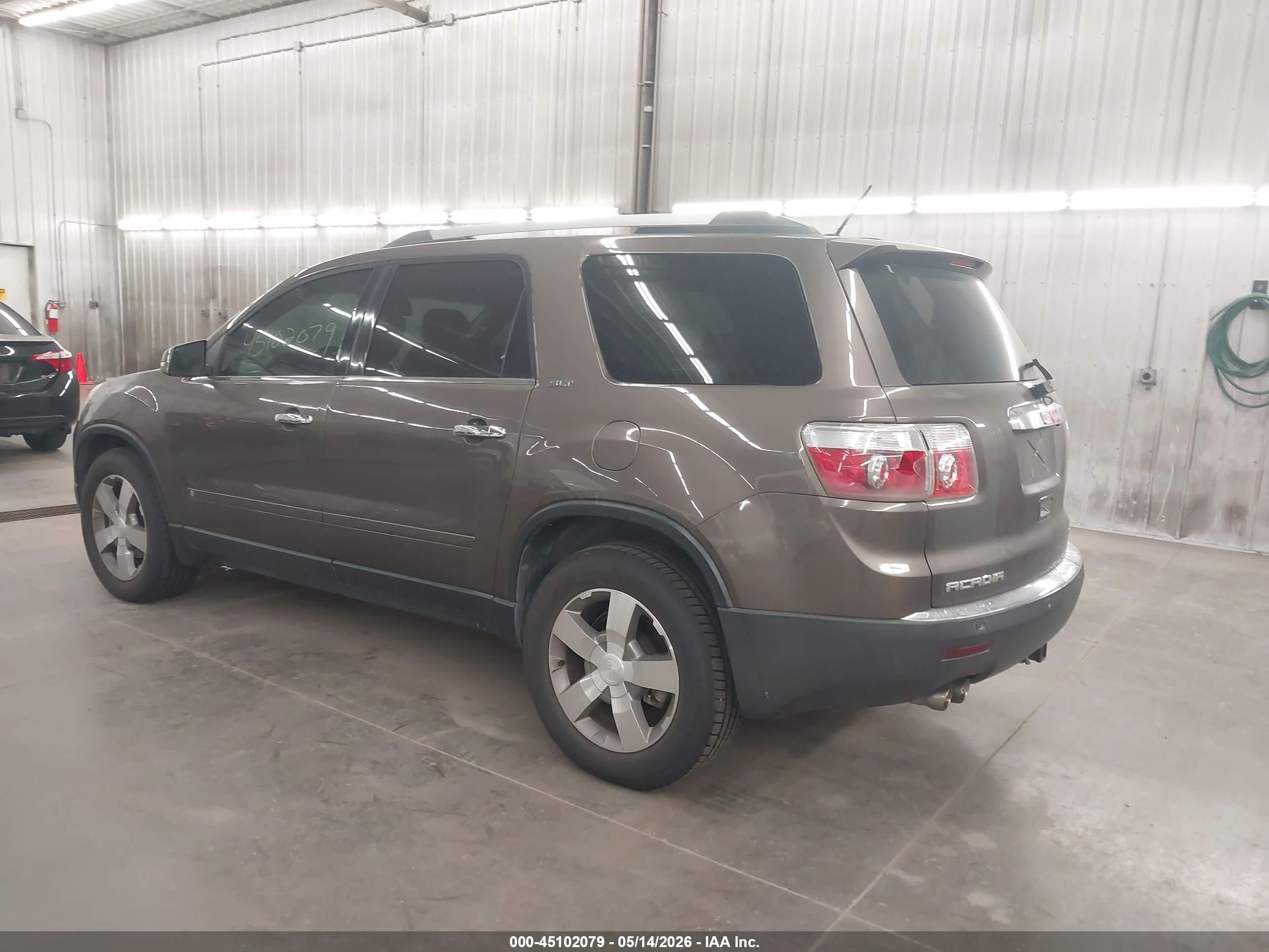 GMC ACADIA image 3