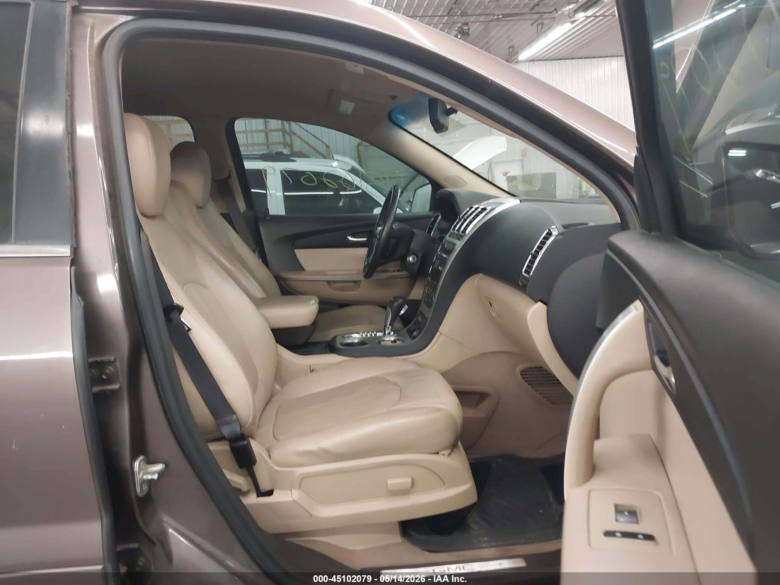 GMC ACADIA image 5