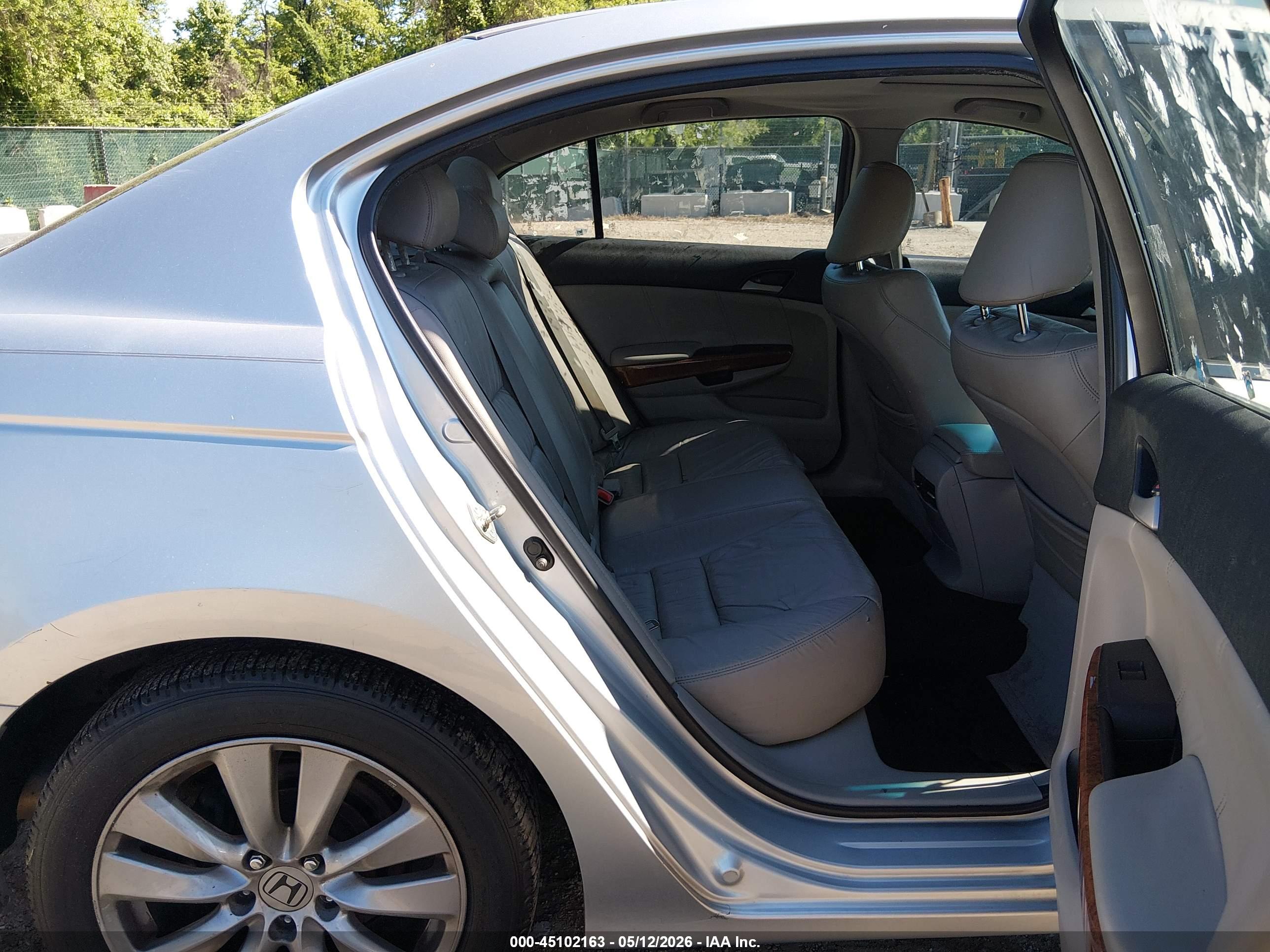HONDA ACCORD image 8