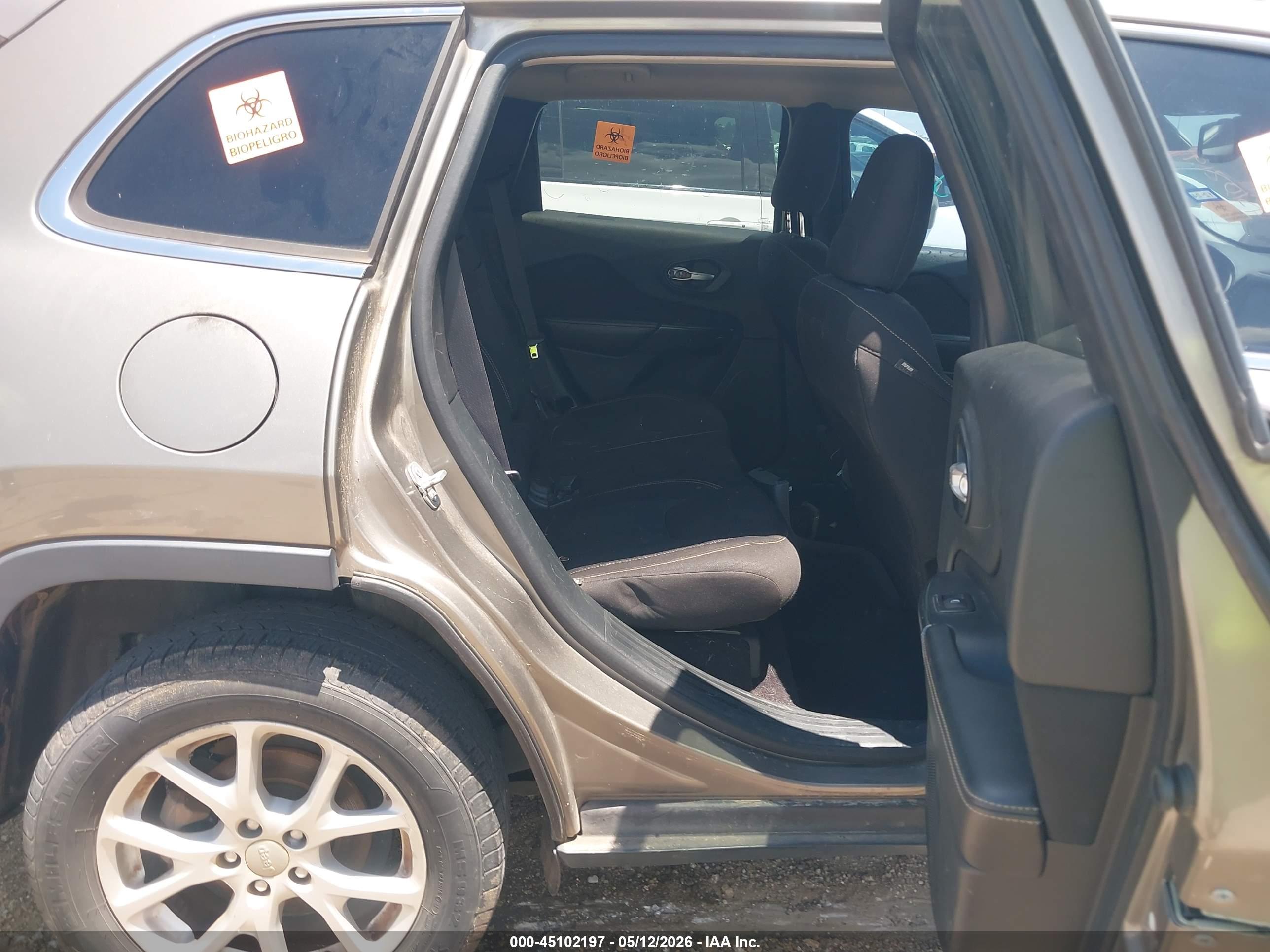 JEEP CHEROKEE image 8