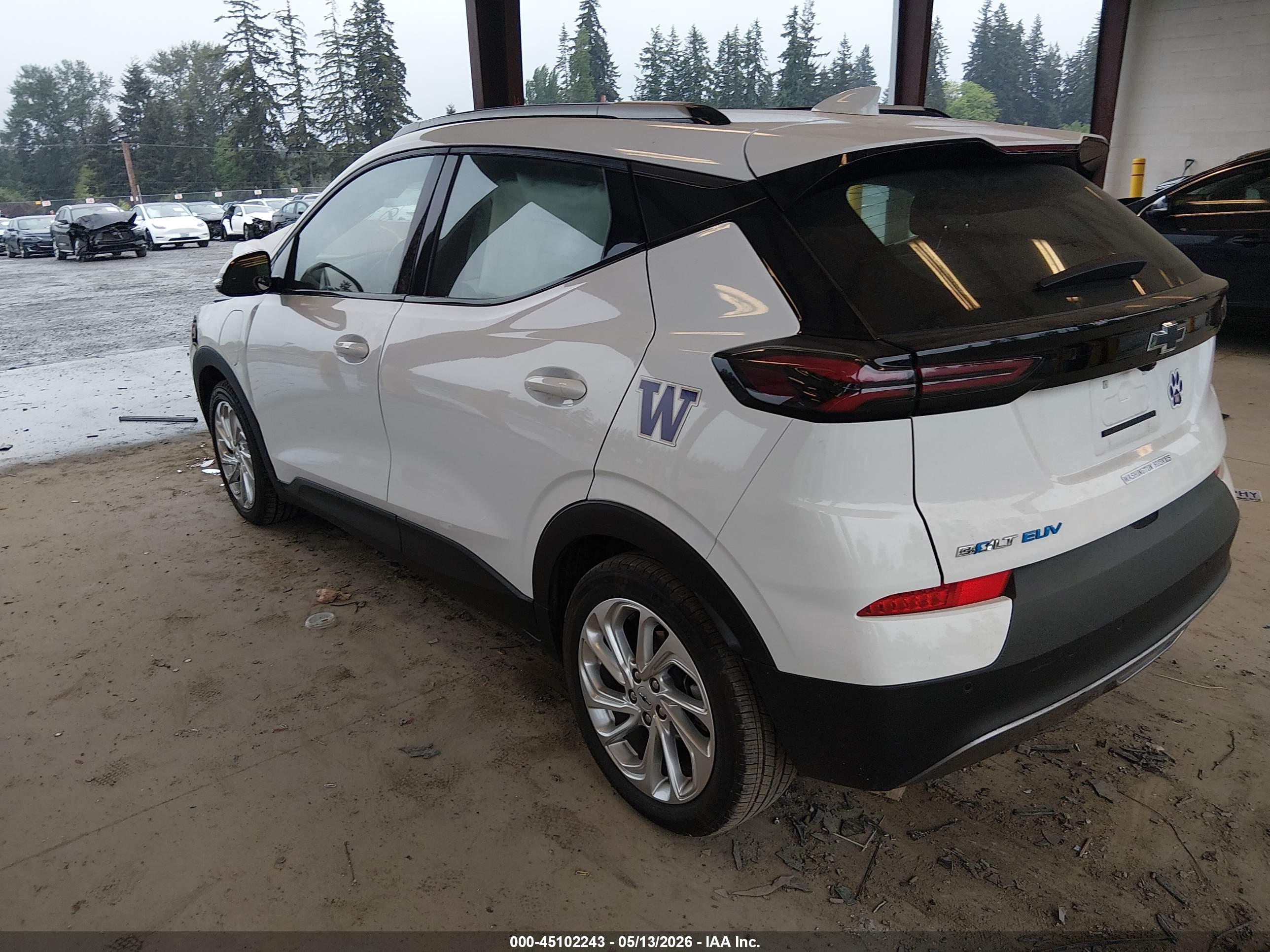 CHEVROLET BOLT image 3