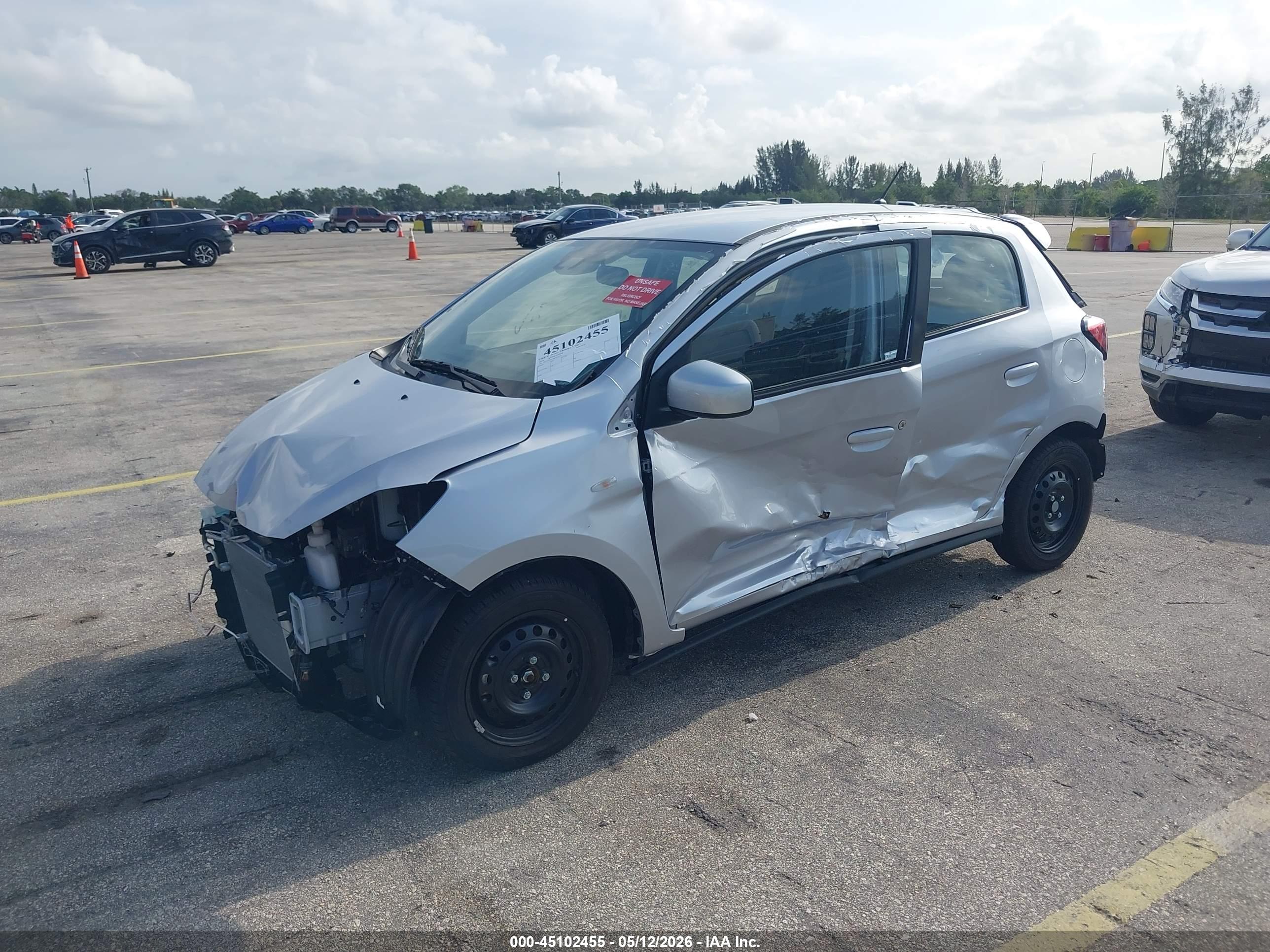 MITSUBISHI MIRAGE image 2