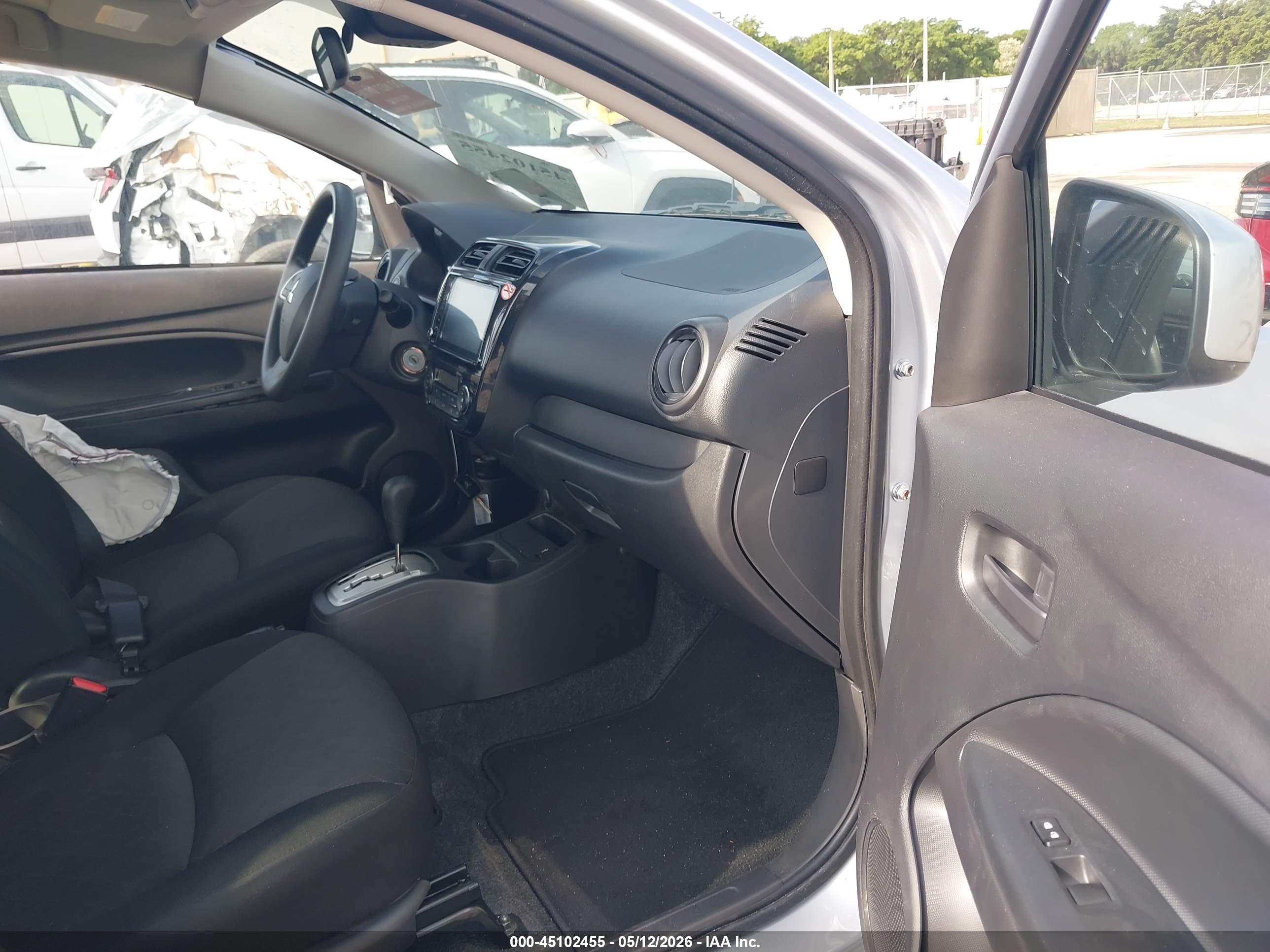 MITSUBISHI MIRAGE image 5