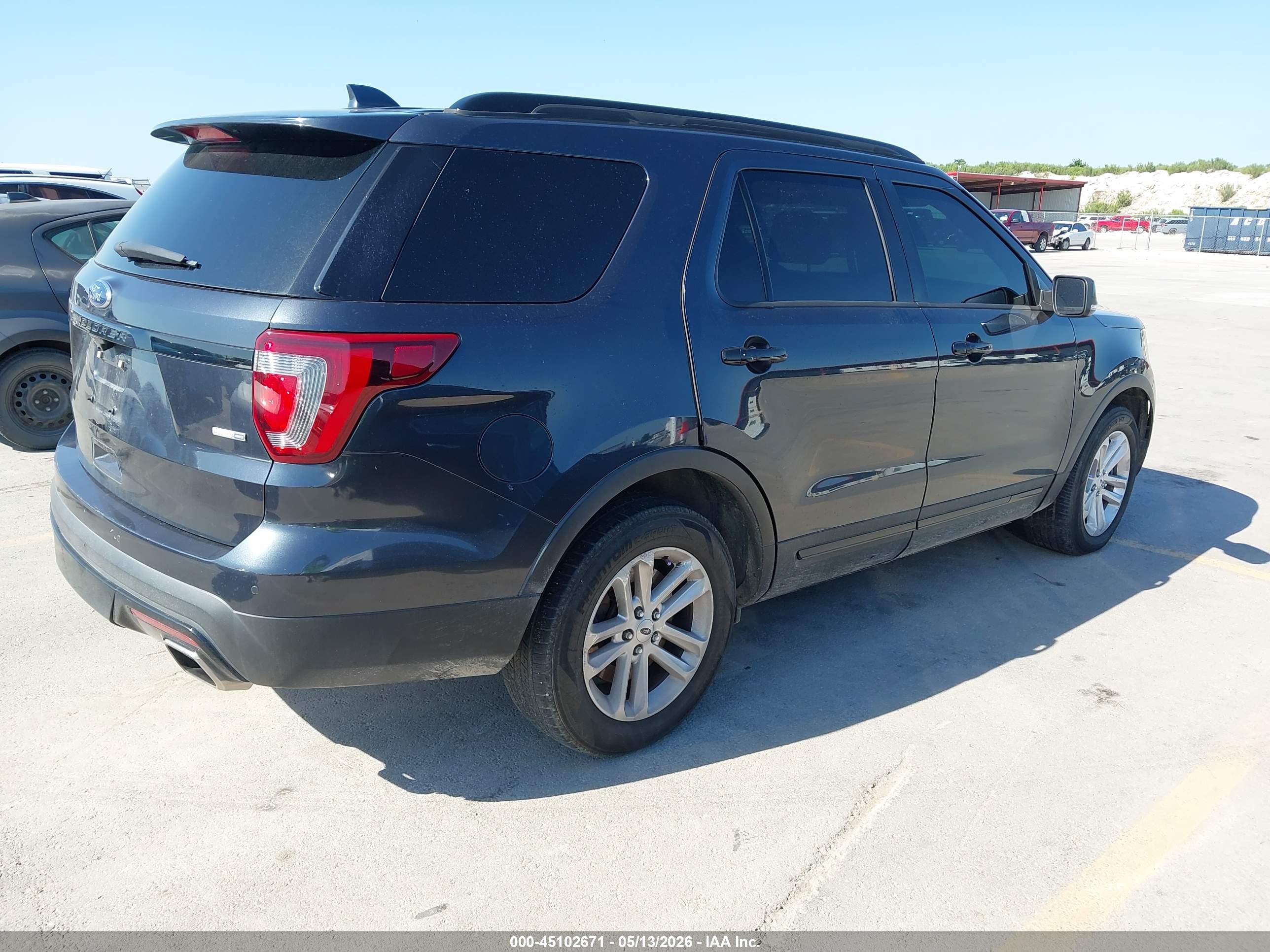 FORD EXPLORER image 4