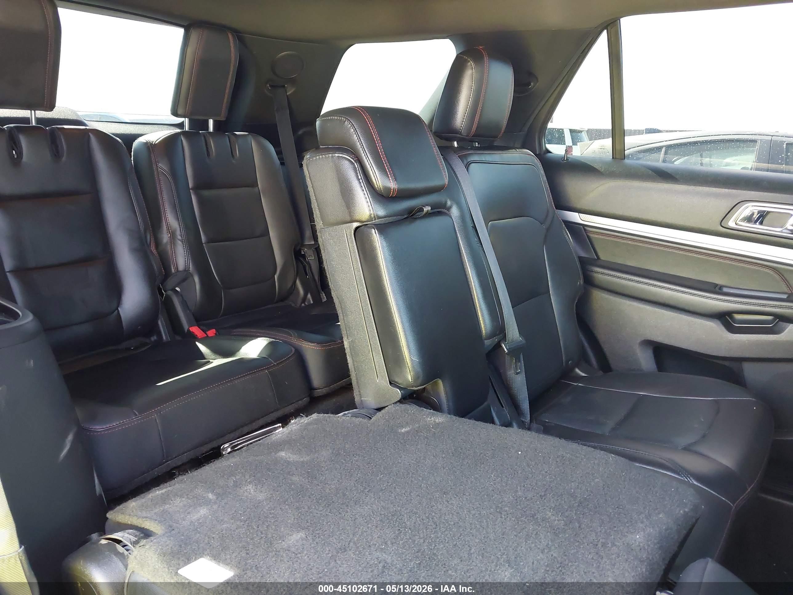 FORD EXPLORER image 8