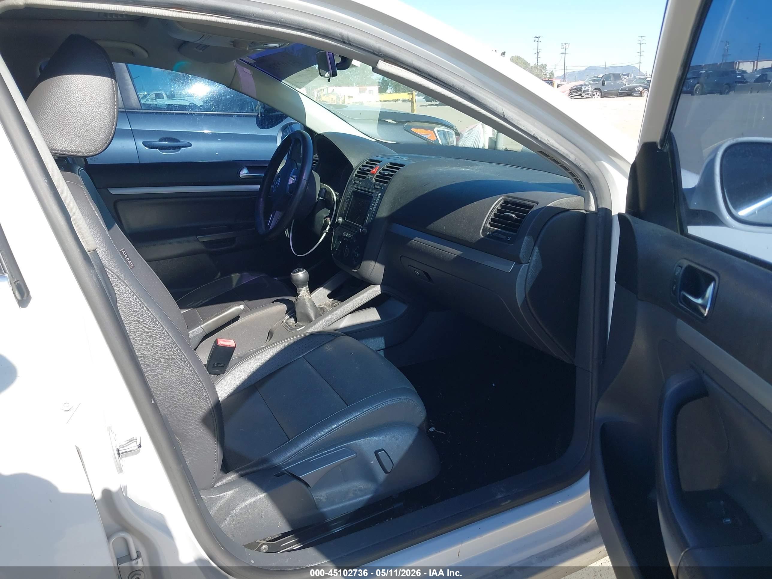 VOLKSWAGEN JETTA image 5