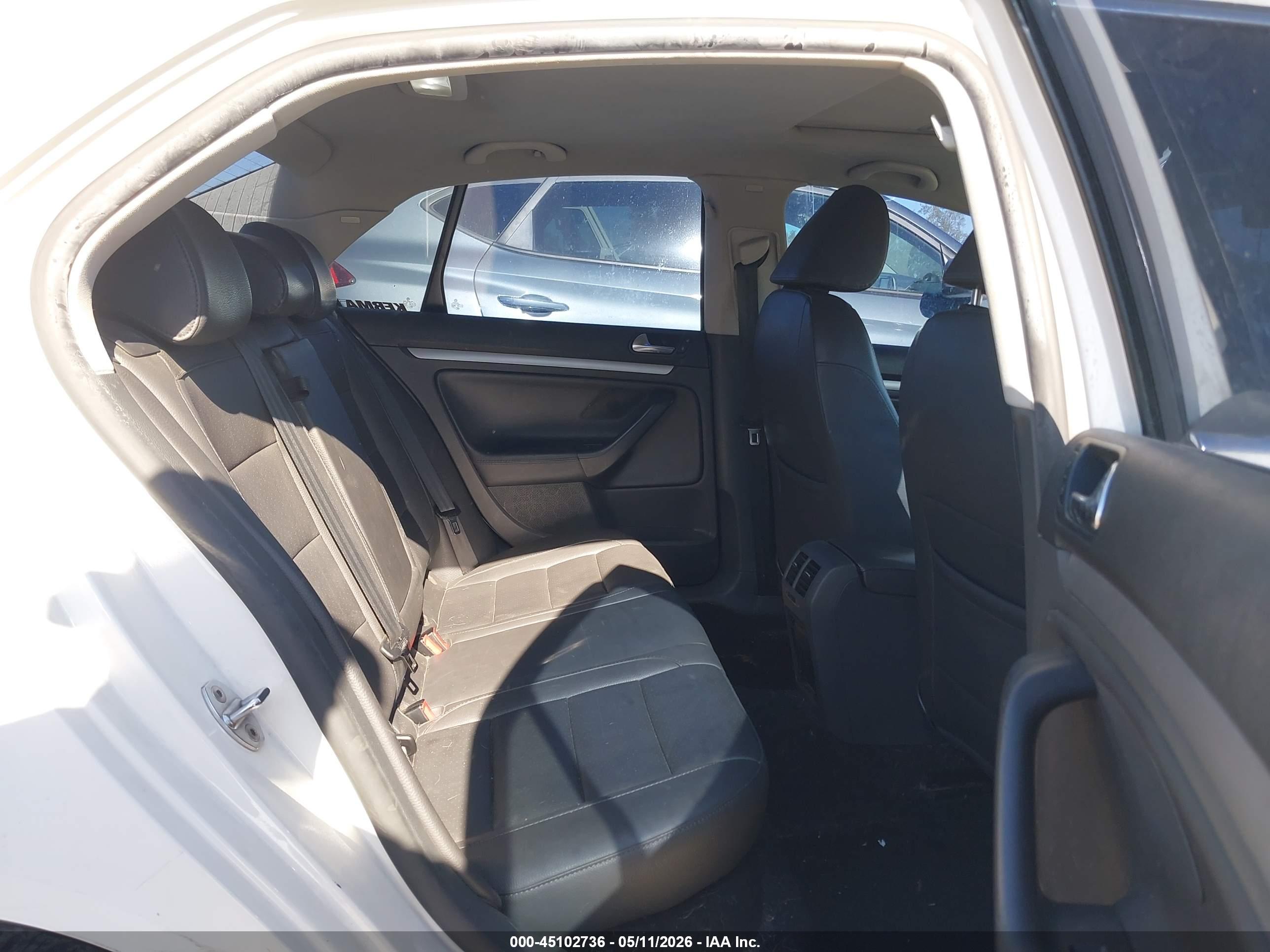 VOLKSWAGEN JETTA image 8