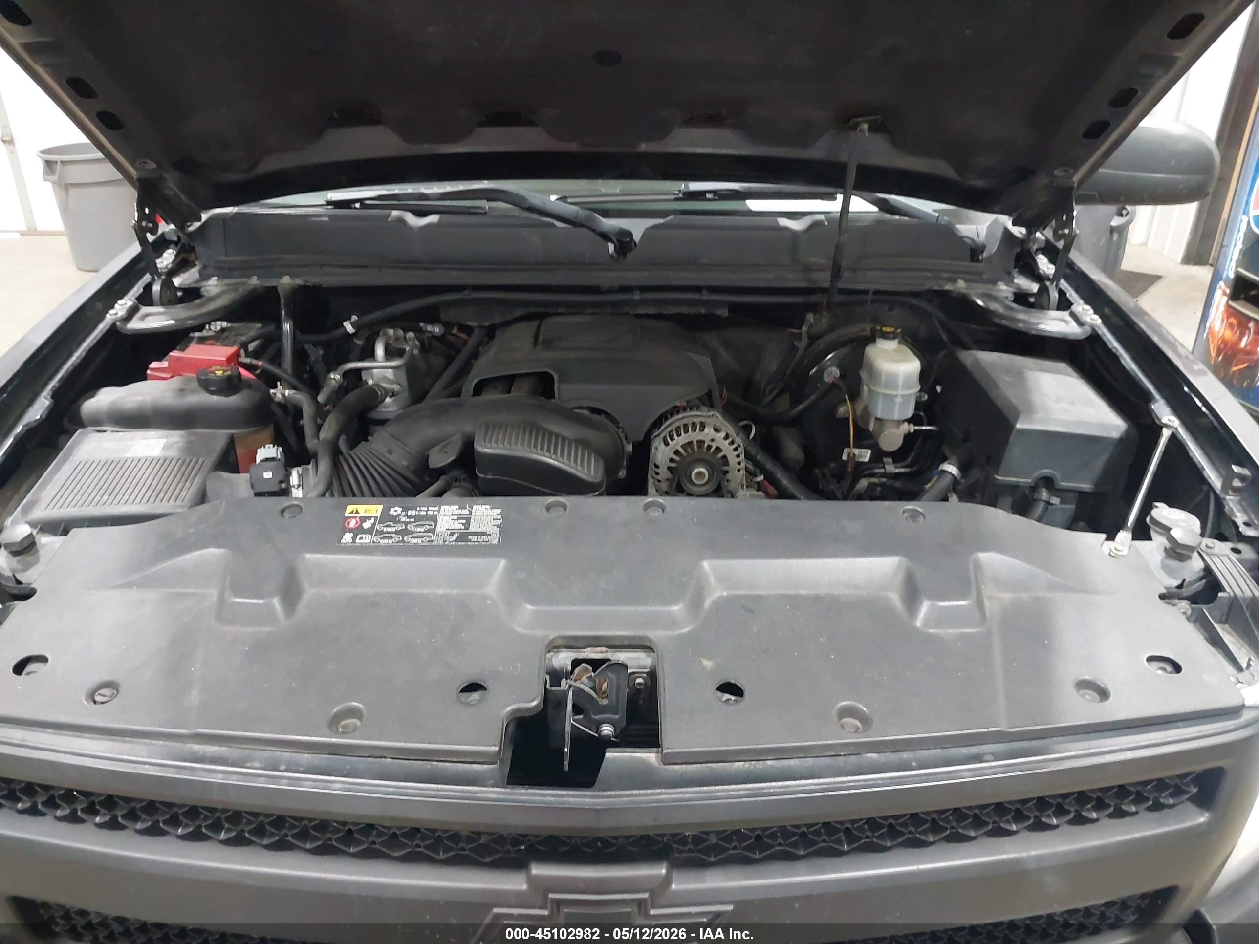 CHEVROLET SILVERADO image 10