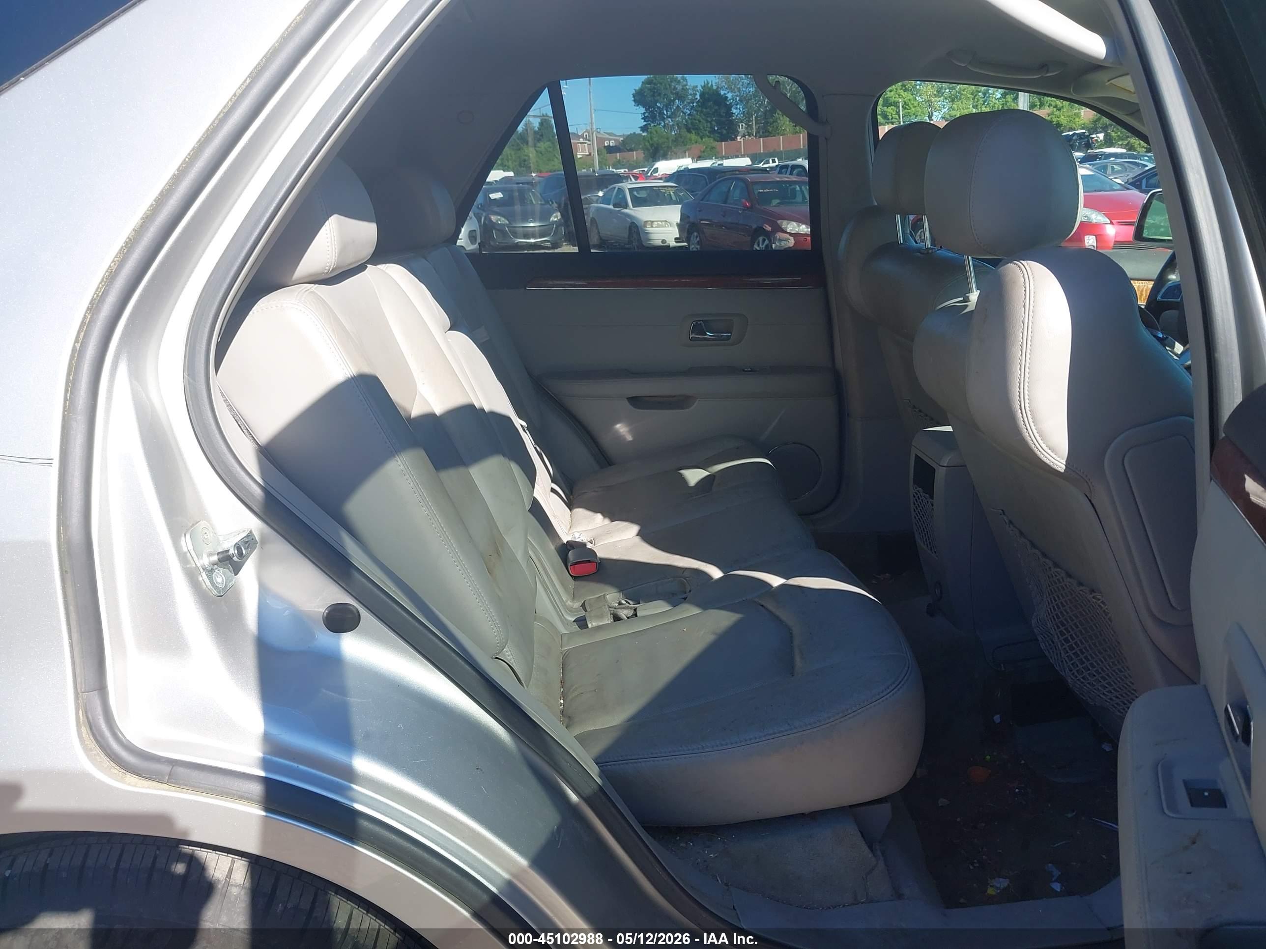 CADILLAC SRX image 8