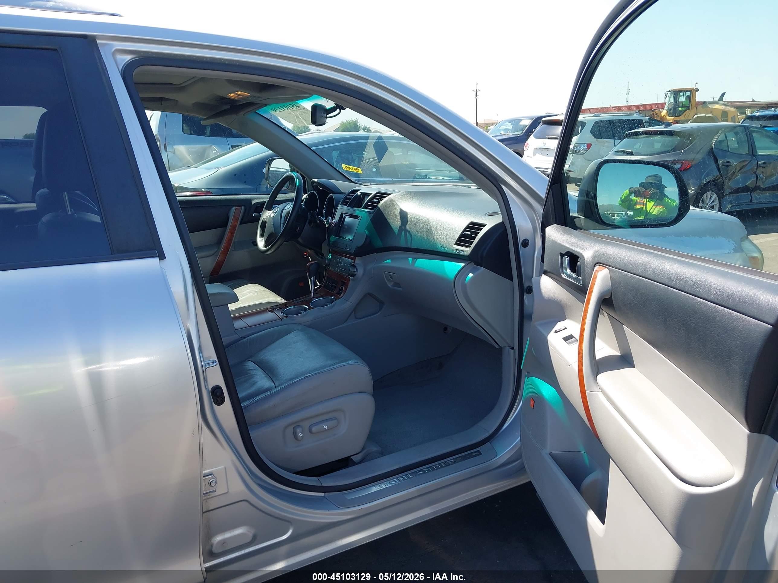 TOYOTA HIGHLANDER image 5