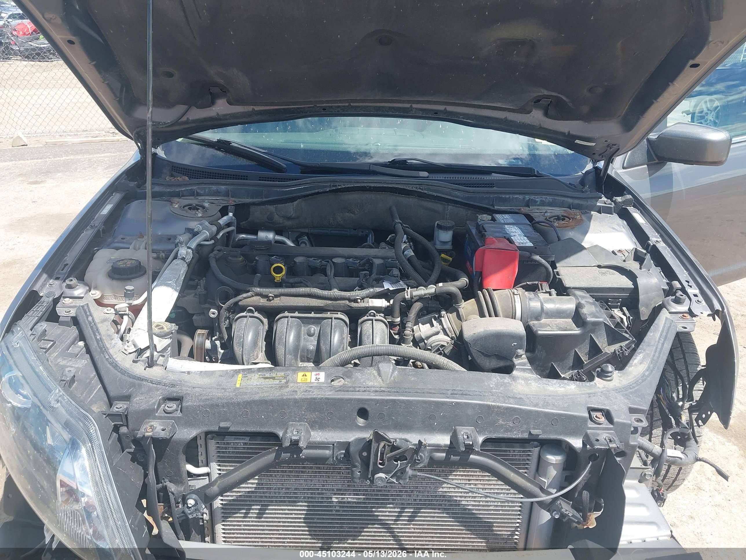 FORD FUSION image 10