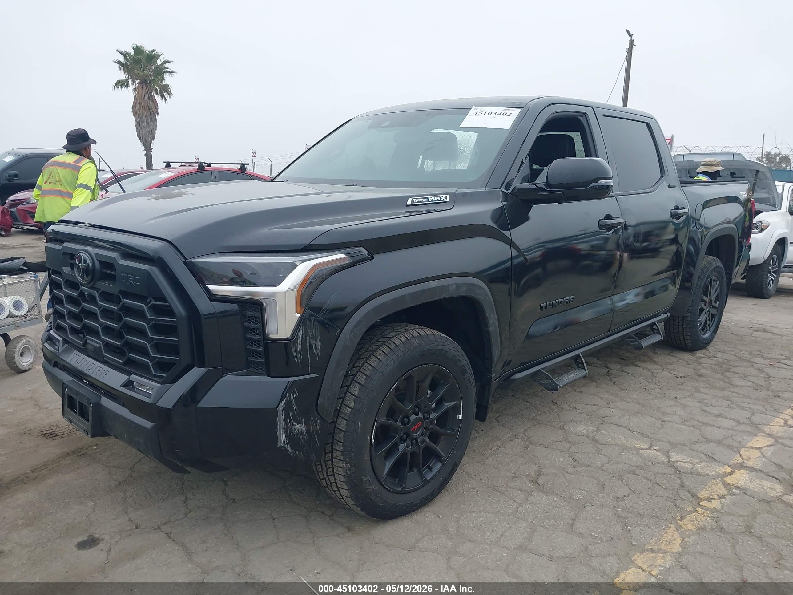TOYOTA TUNDRA image 2