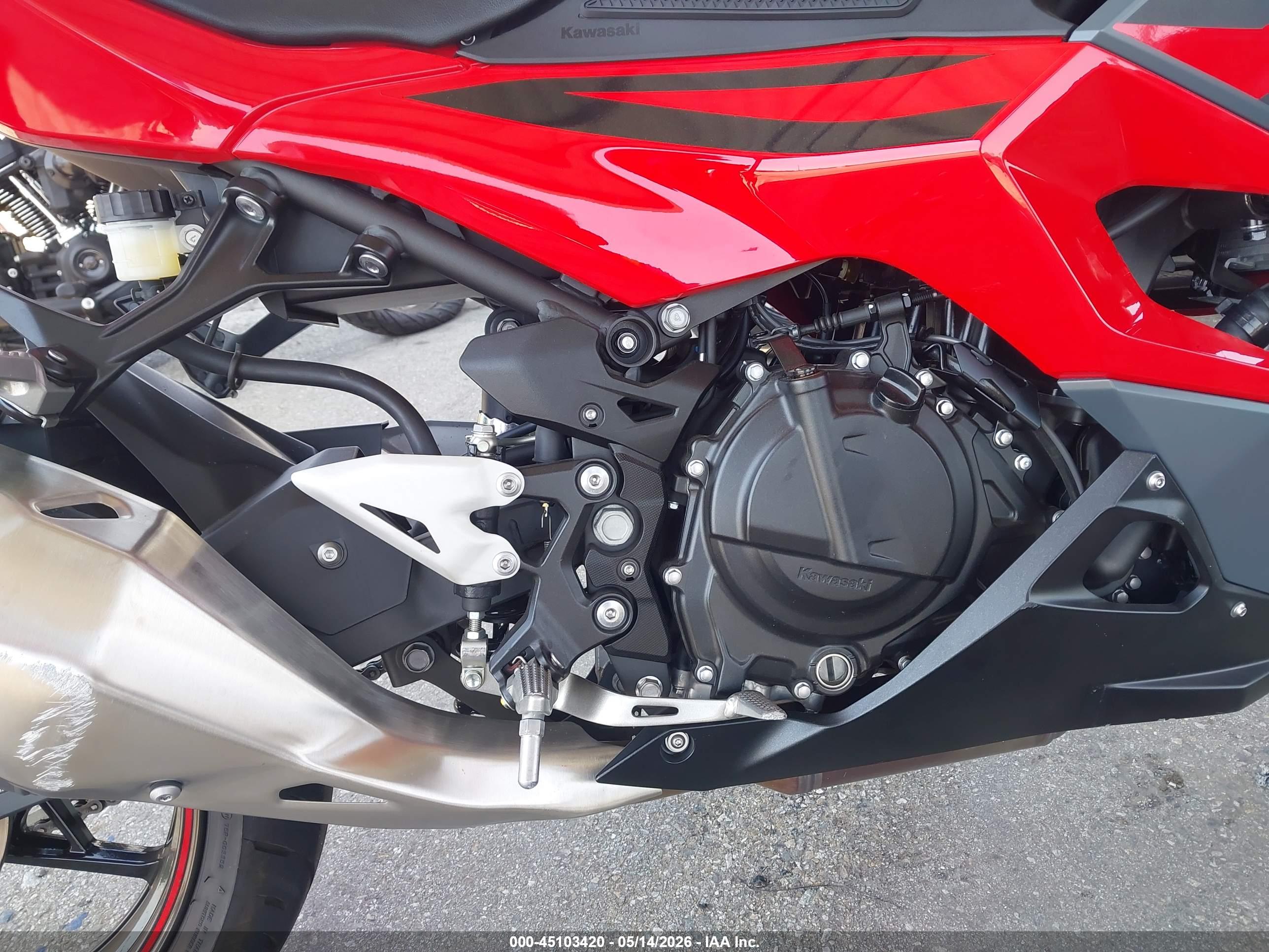 KAWASAKI EX500 image 8