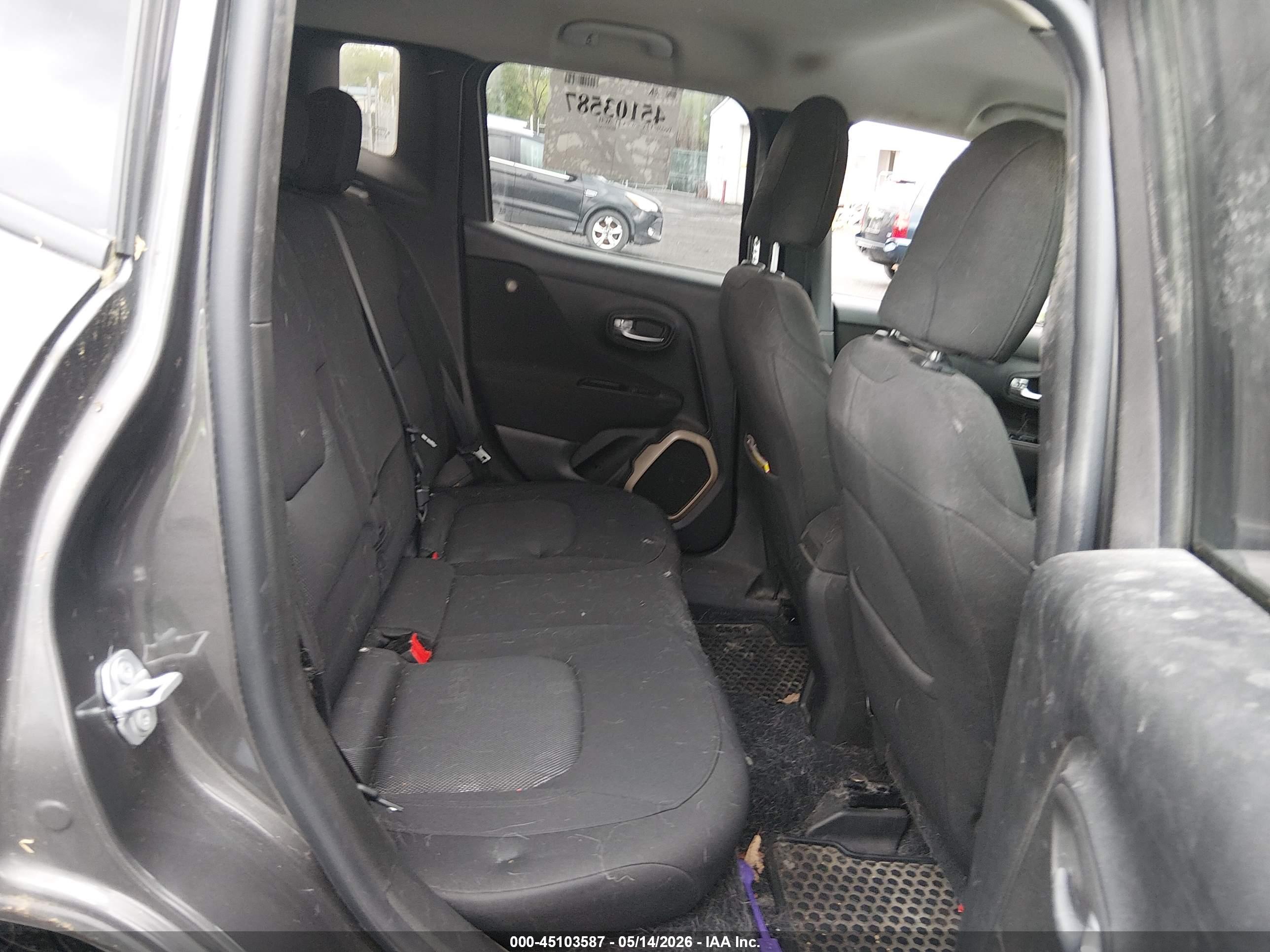 JEEP RENEGADE image 8