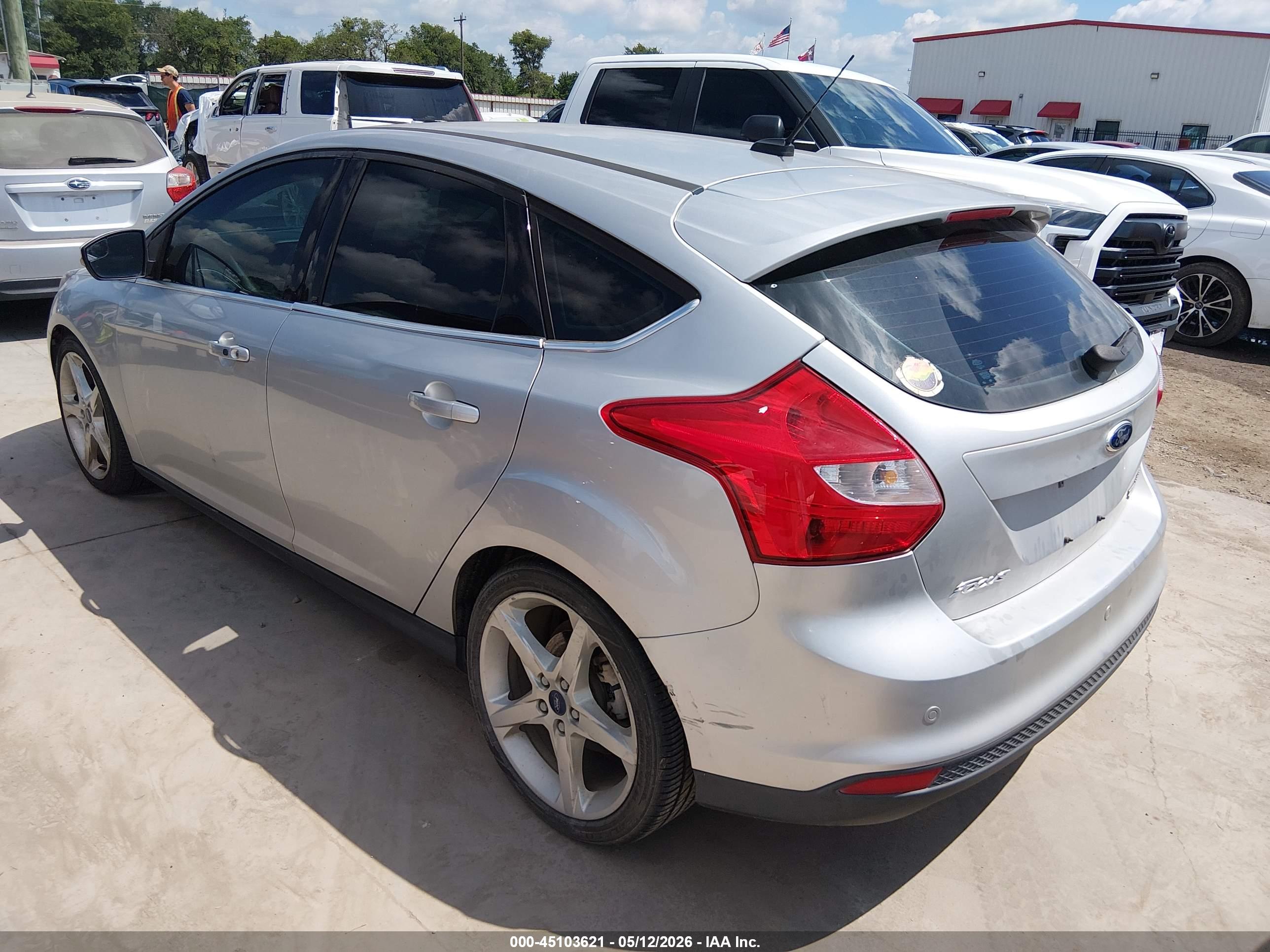 FORD FOCUS image 3