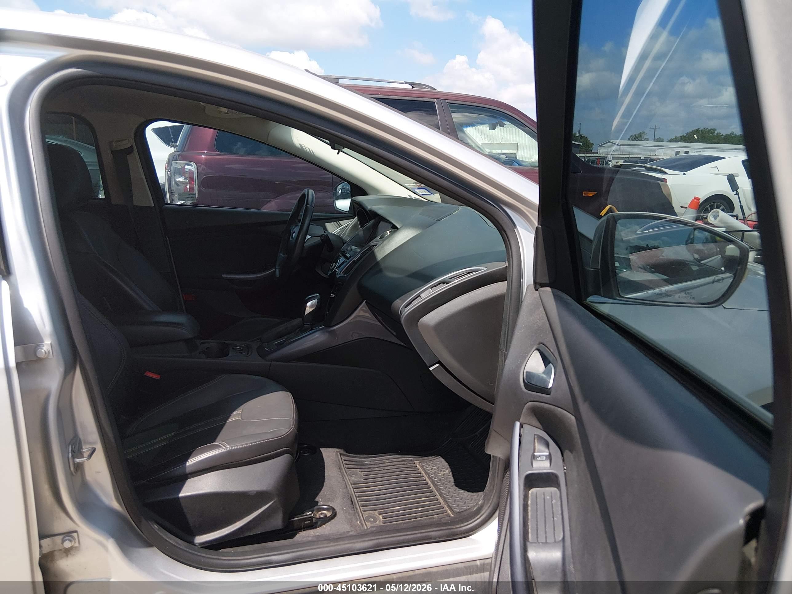 FORD FOCUS image 5