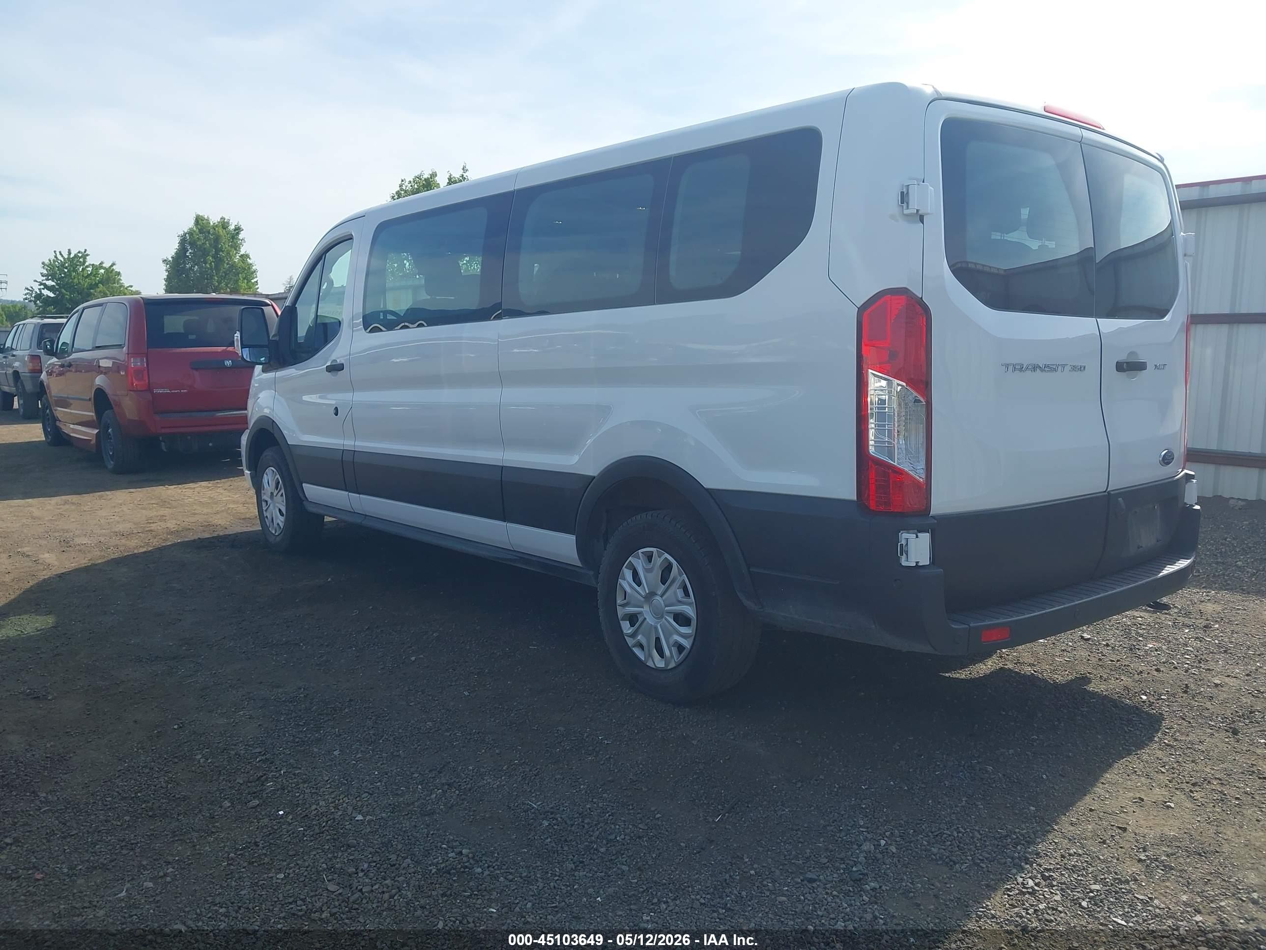 FORD TRANSIT-350 image 3