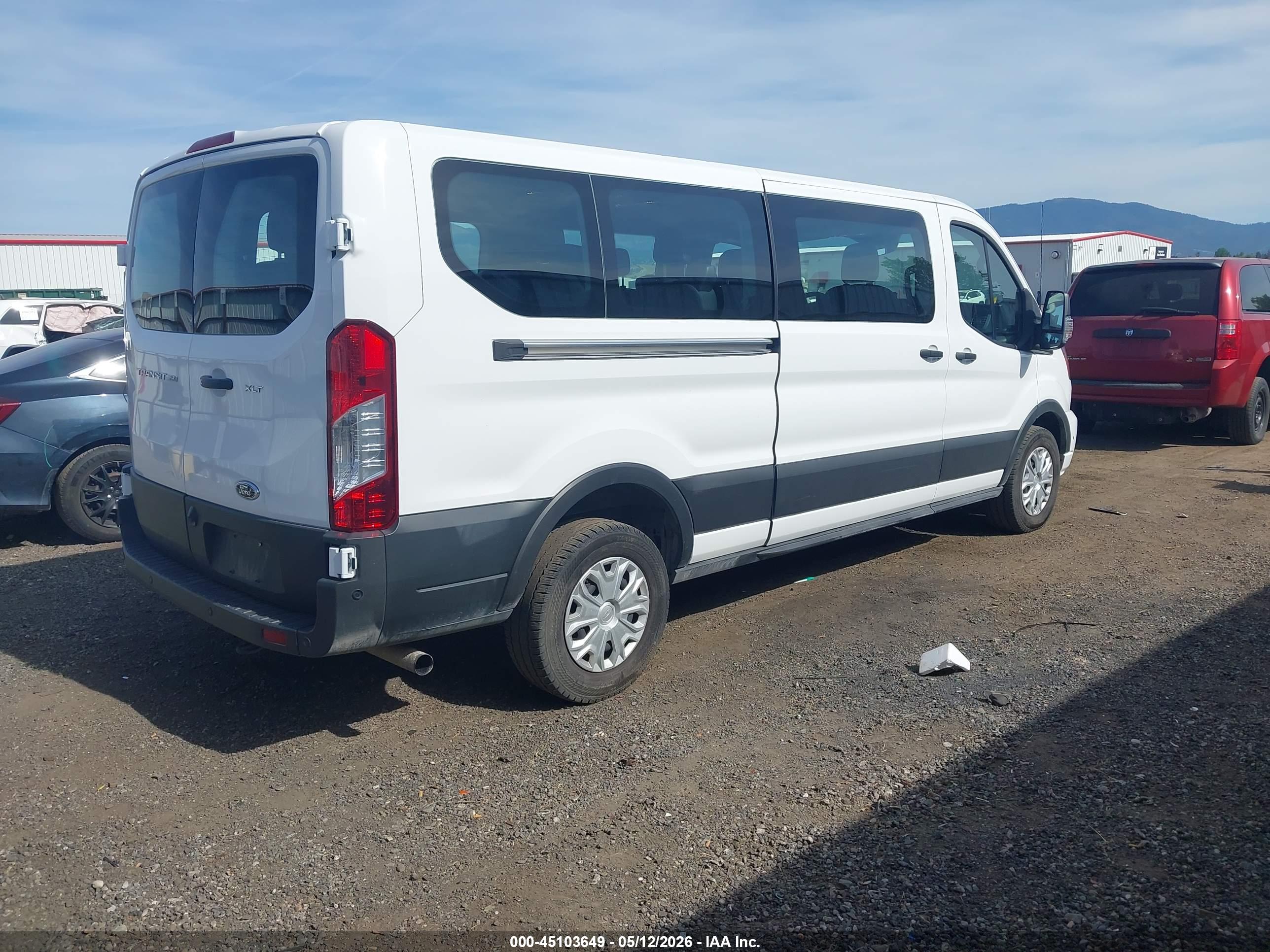 FORD TRANSIT-350 image 4