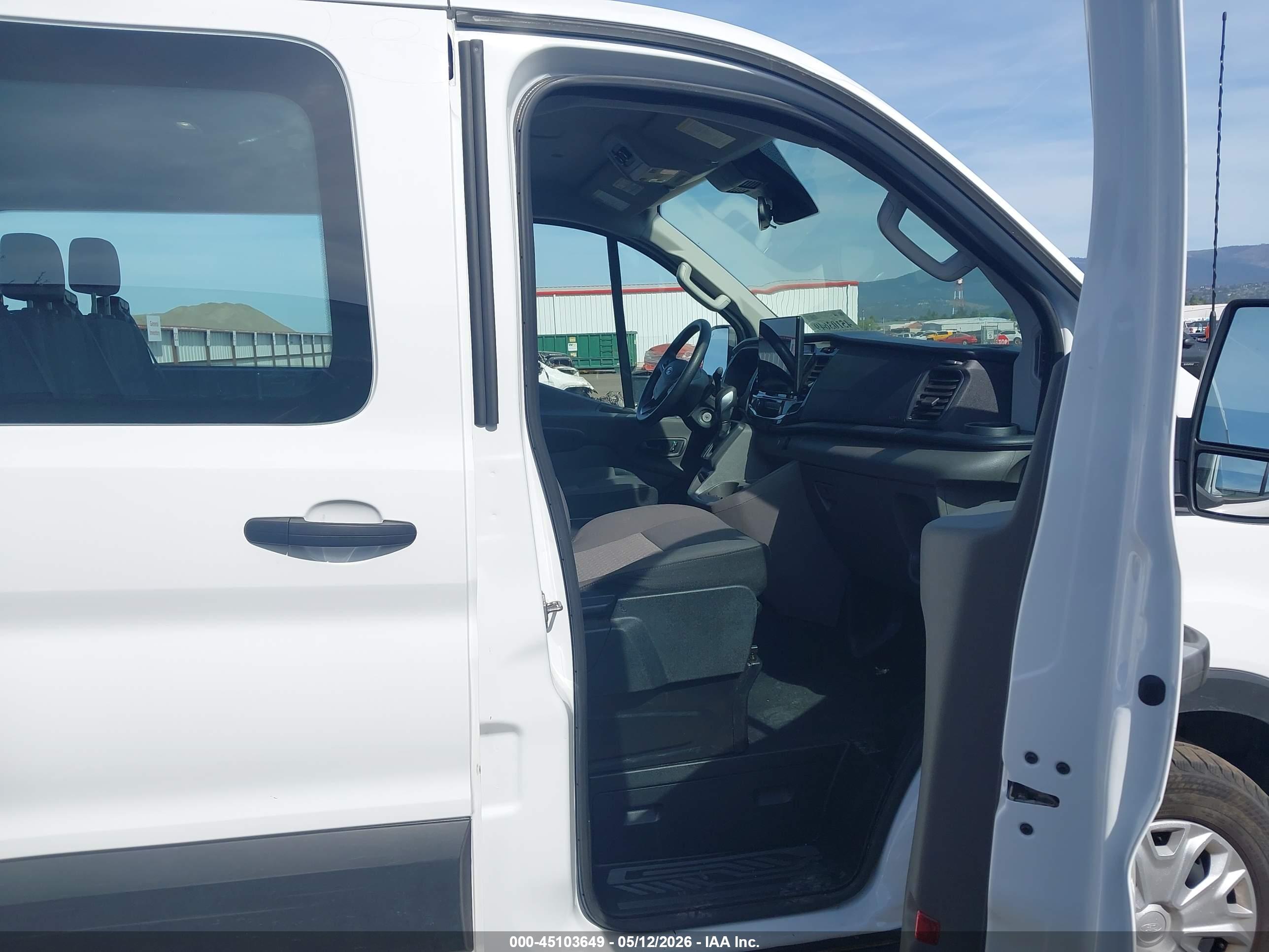 FORD TRANSIT-350 image 5