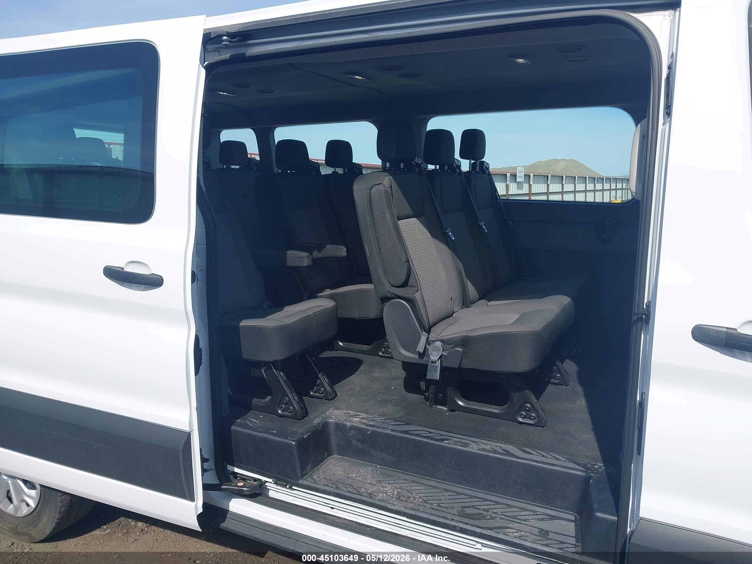 FORD TRANSIT-350 image 8