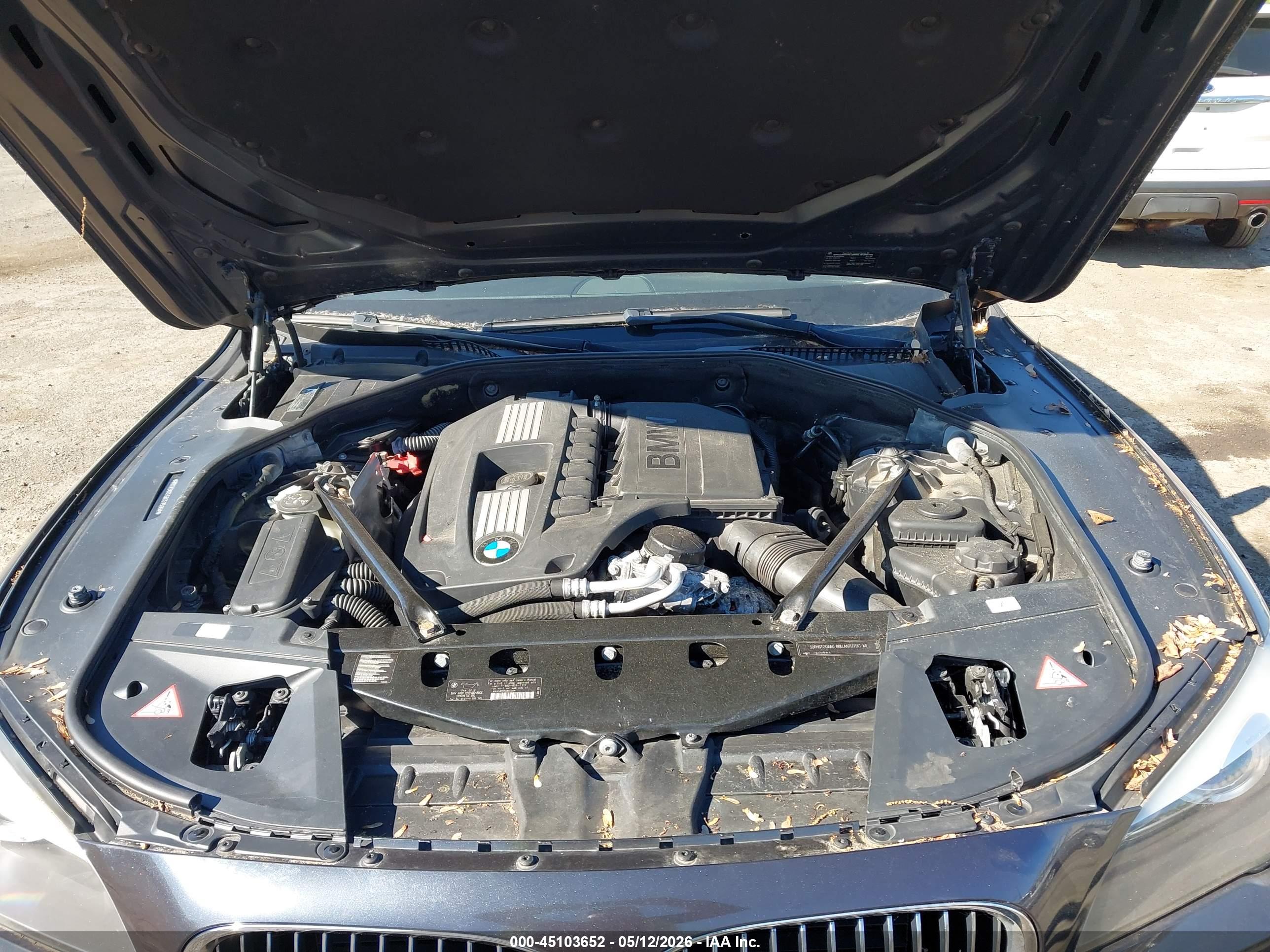 BMW 740LI image 10