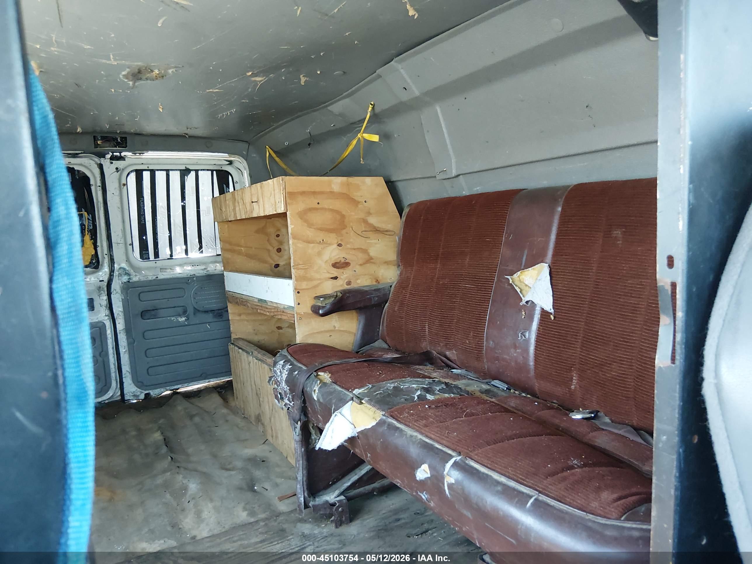 FORD E-350 image 8