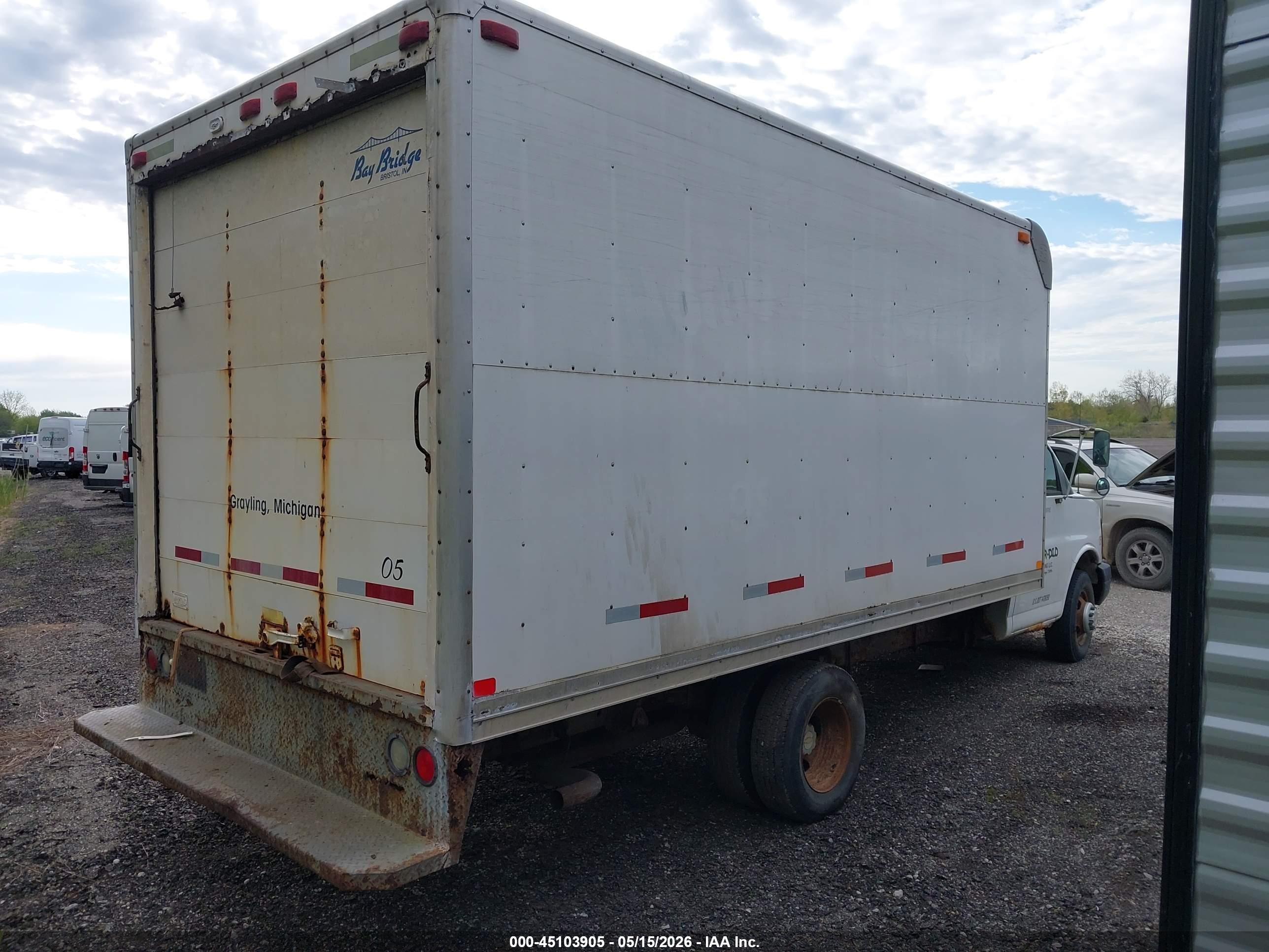 CHEVROLET EXPRESS image 4